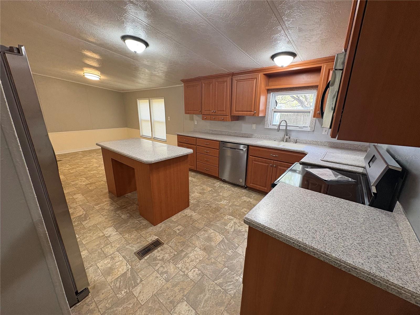 Image 10 of 22 For 4831 Rollinglen Loop W