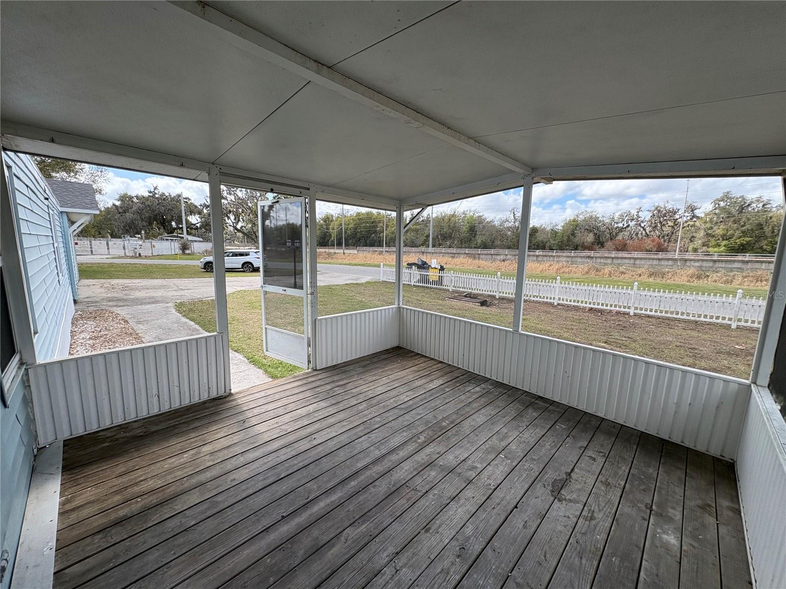 Image 5 of 22 For 4831 Rollinglen Loop W