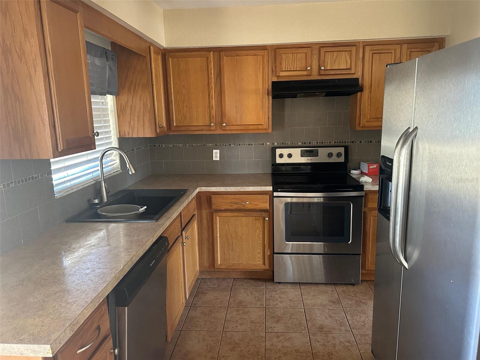 Image 2 of 9 For 485 Assembly Street