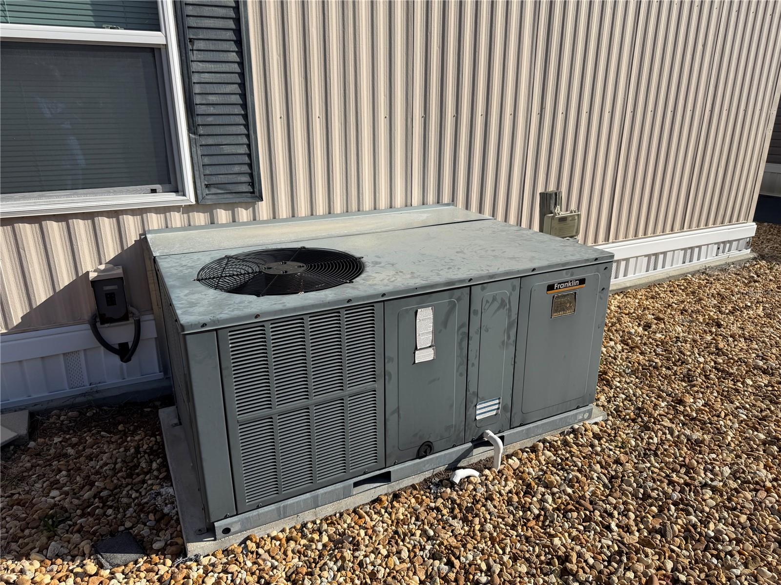 Image 15 of 16 For 4526 Redwood Street