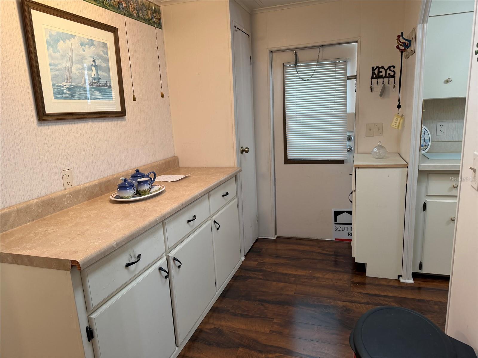 Image 8 of 16 For 4526 Redwood Street