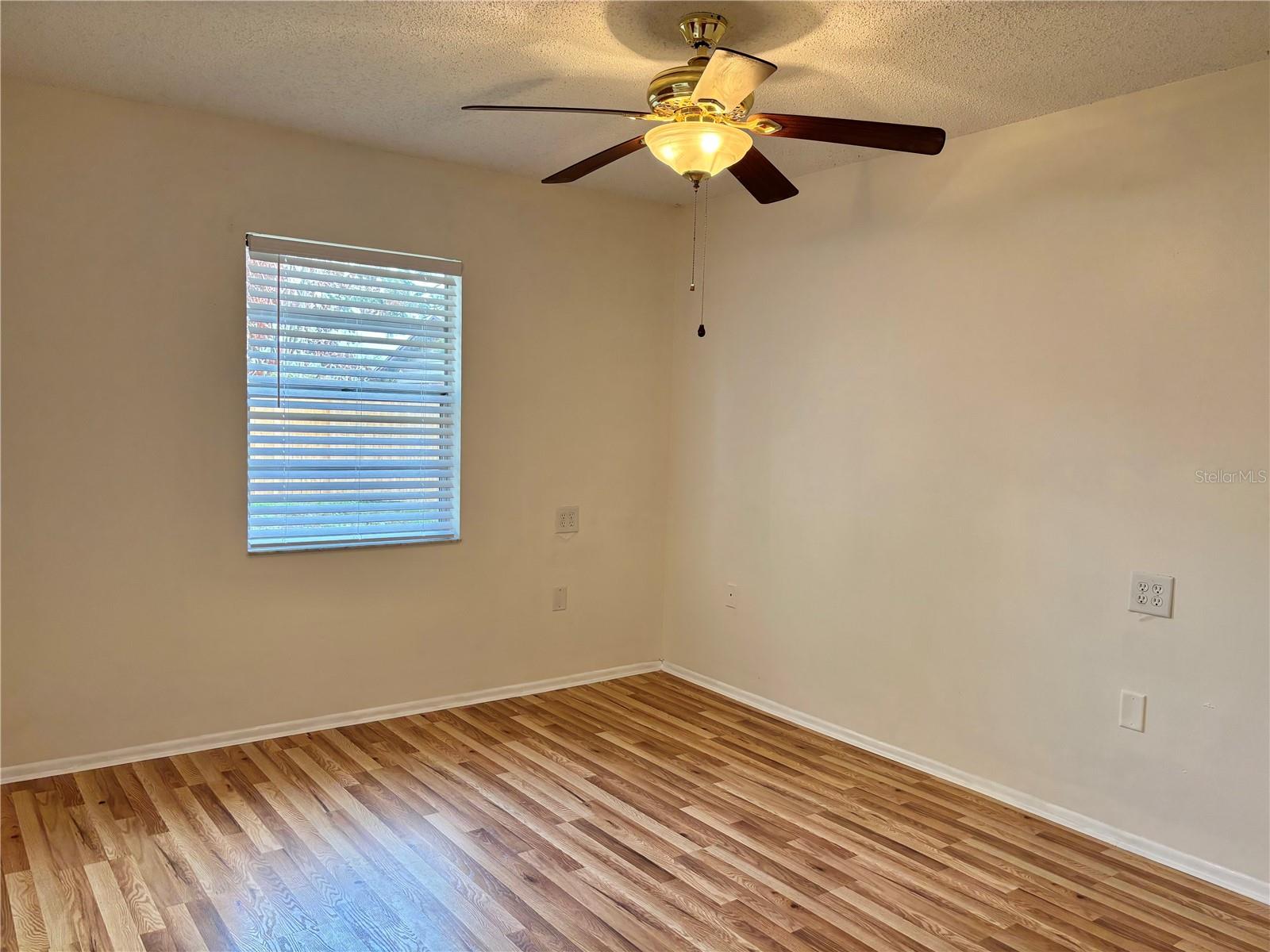 Image 12 of 30 For 890 White Birch Lane