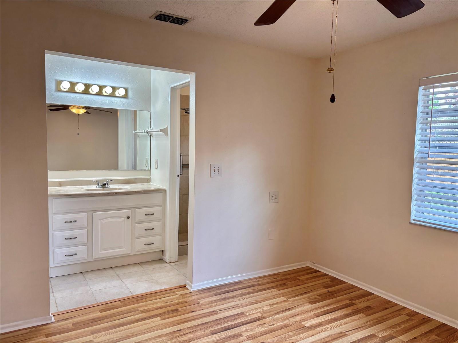 Image 14 of 30 For 890 White Birch Lane