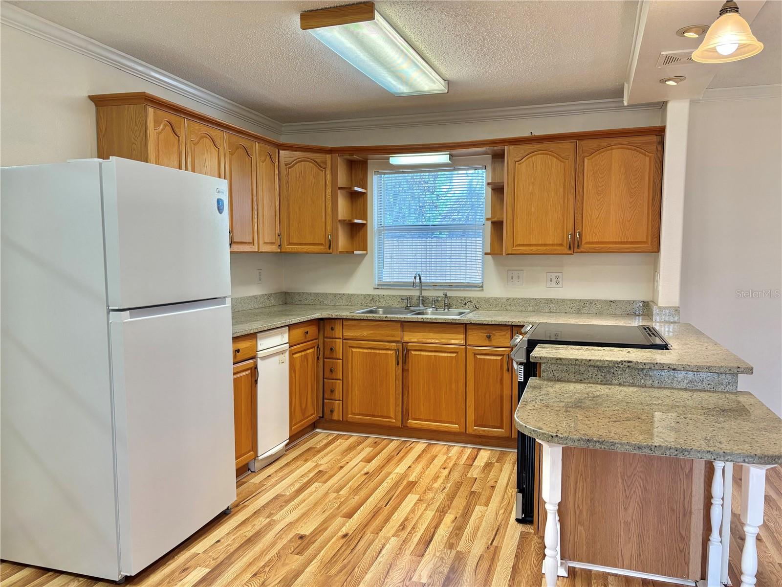 Image 9 of 30 For 890 White Birch Lane