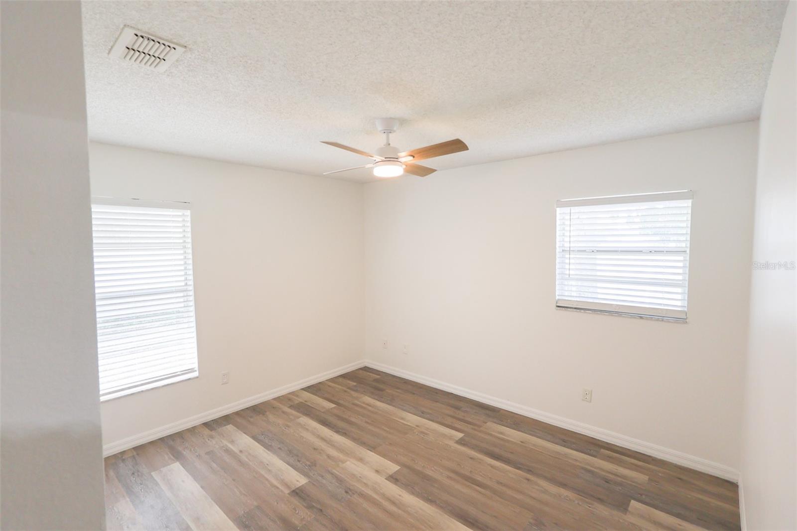 Image 12 of 16 For 918 Grape Avenue