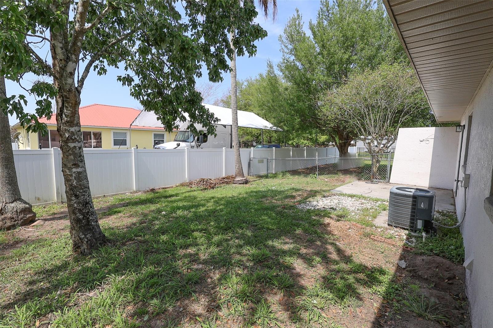 Image 15 of 16 For 918 Grape Avenue