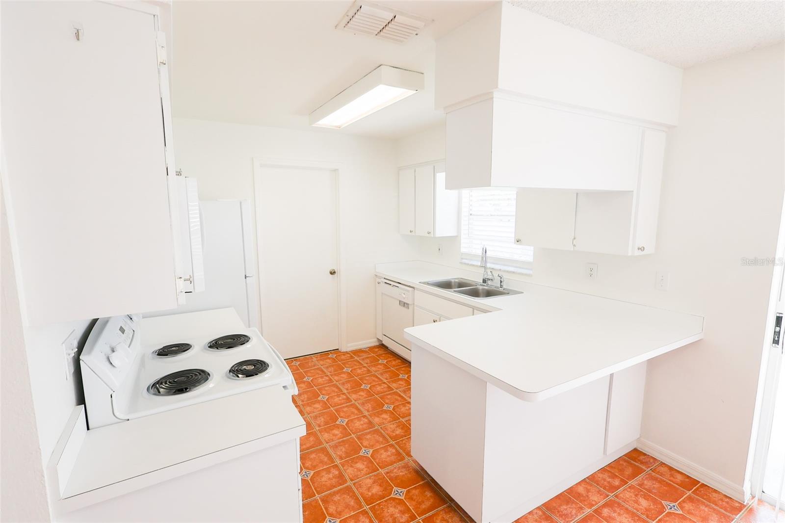 Image 3 of 16 For 918 Grape Avenue