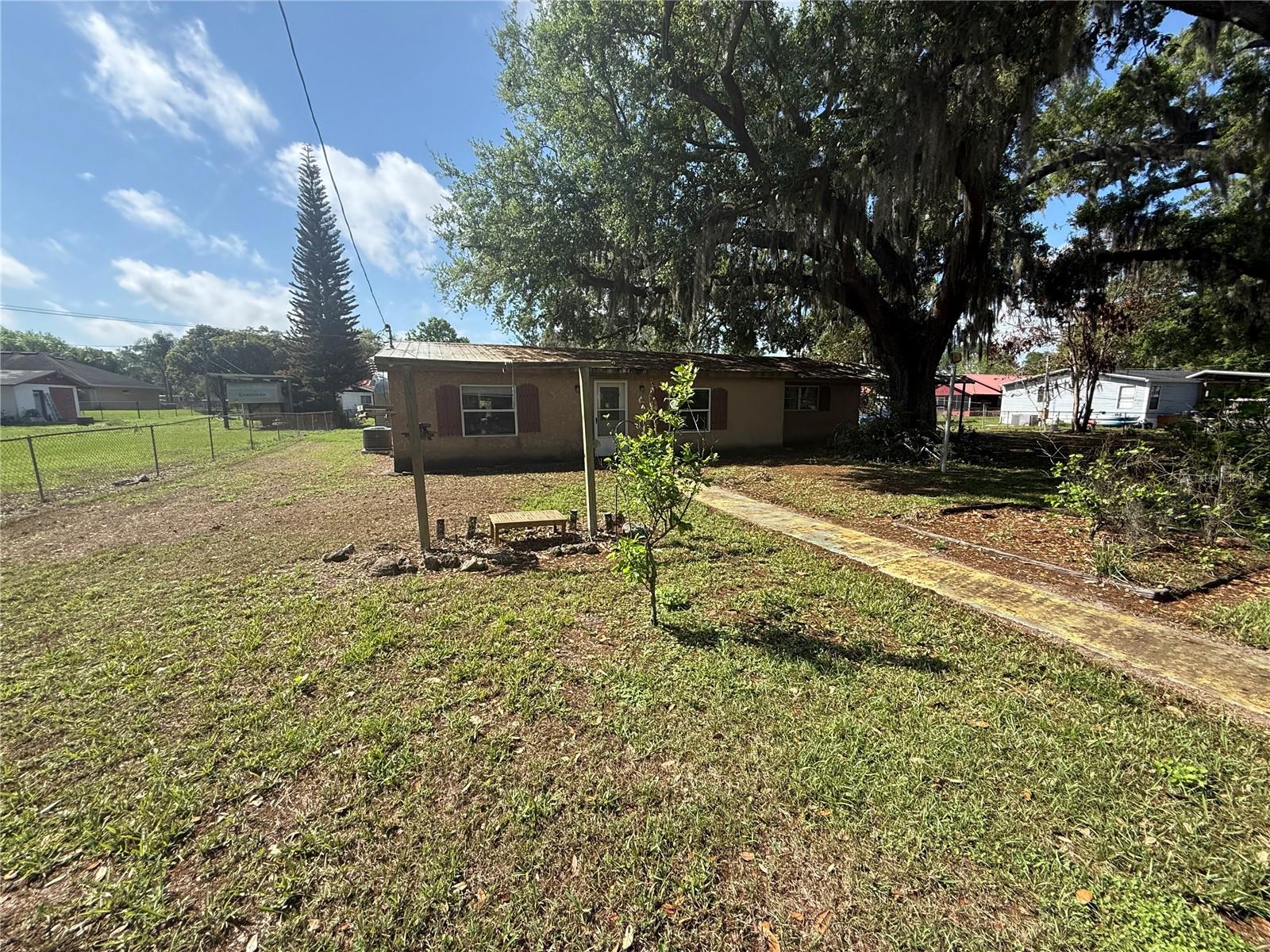 Image 22 of 22 For 120 4th Wahneta Street E