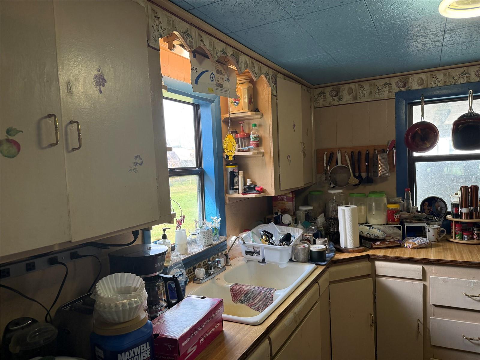 Image 9 of 22 For 120 4th Wahneta Street E