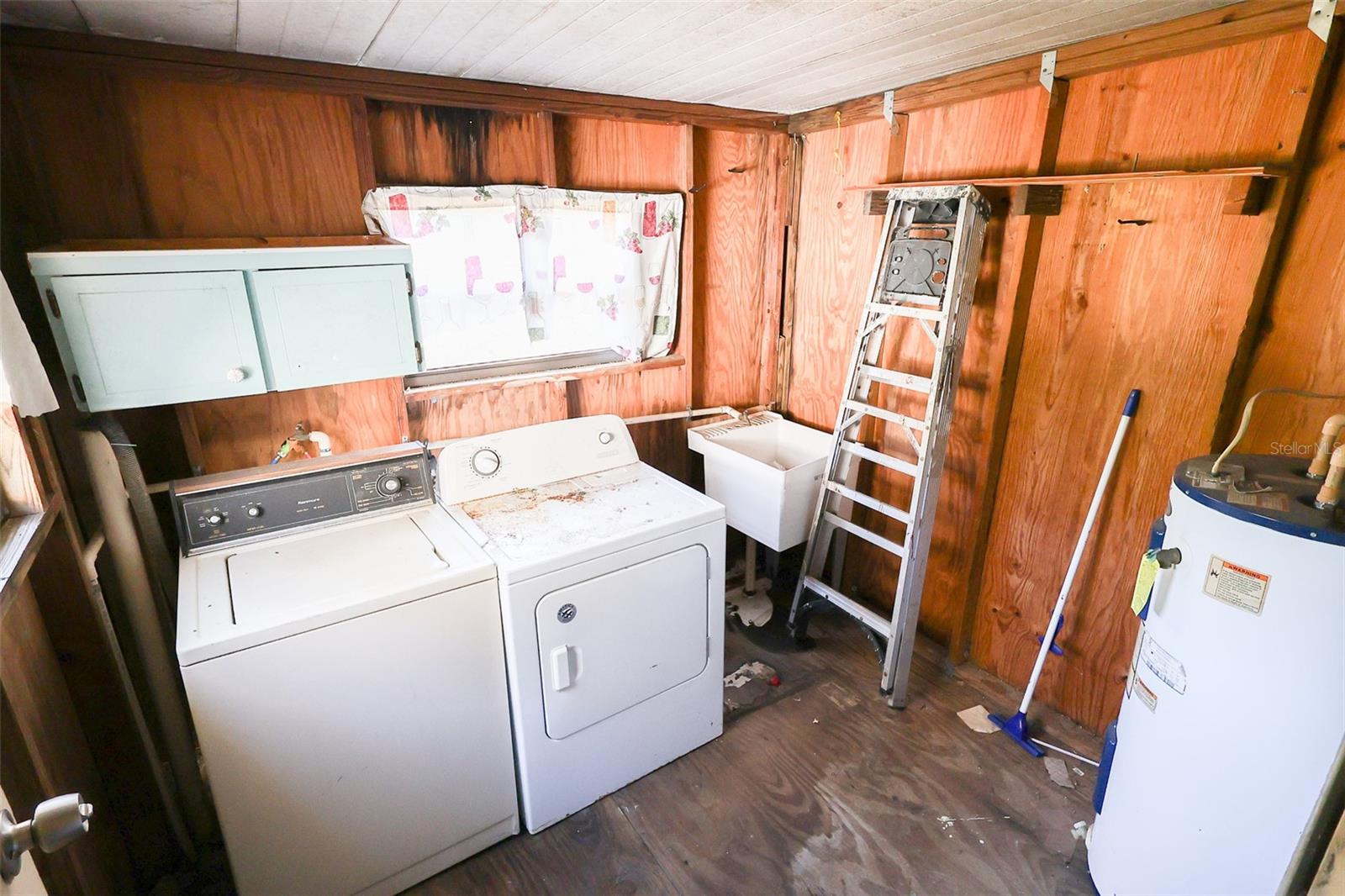 Image 13 of 18 For 220 King Road