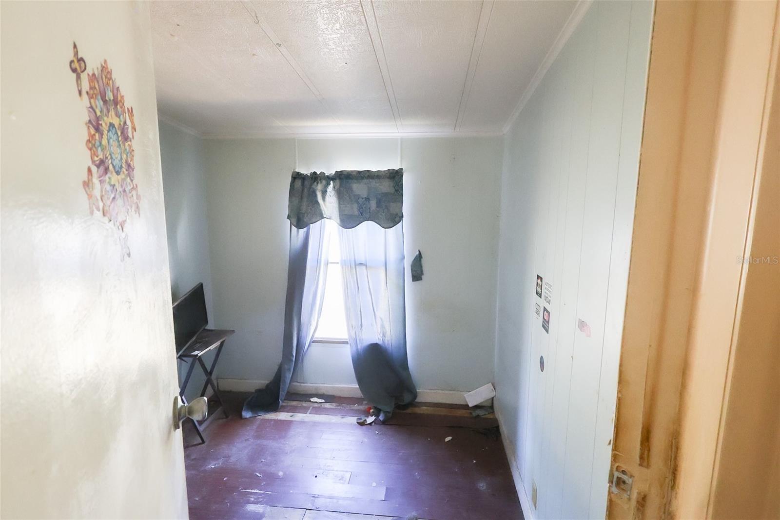 Image 9 of 18 For 220 King Road