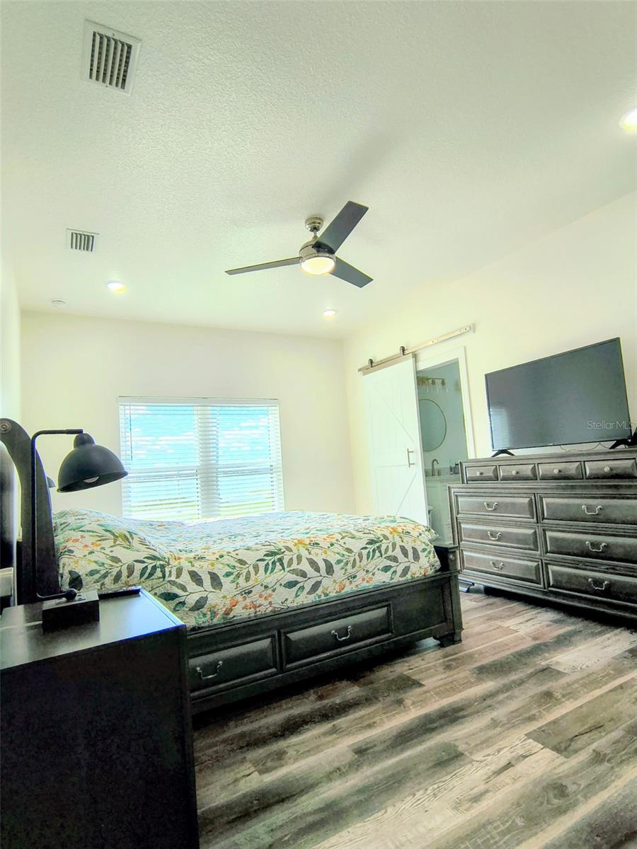 Image 12 of 43 For 1070 Lake Ariana Boulevard