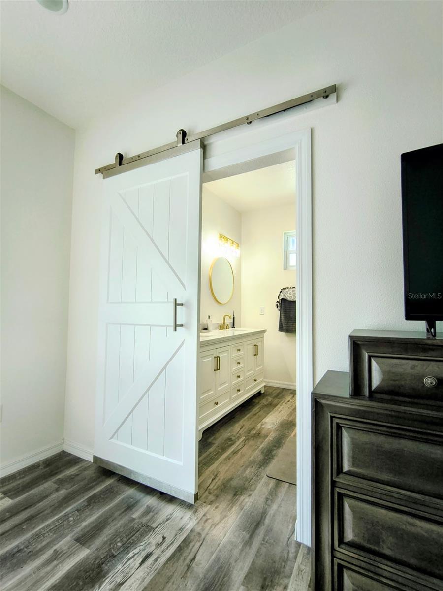 Image 13 of 43 For 1070 Lake Ariana Boulevard