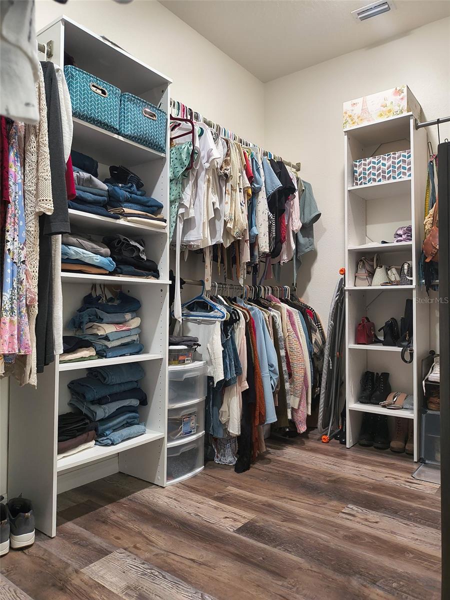 Image 17 of 43 For 1070 Lake Ariana Boulevard