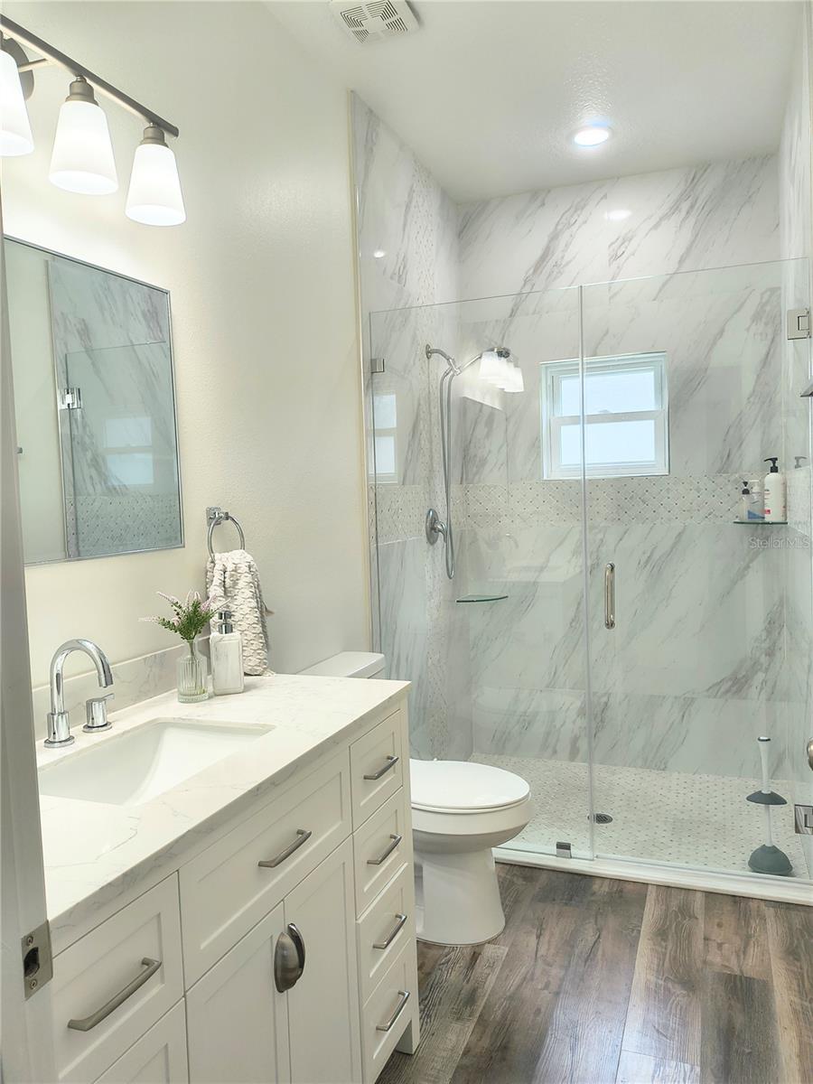 Image 19 of 43 For 1070 Lake Ariana Boulevard