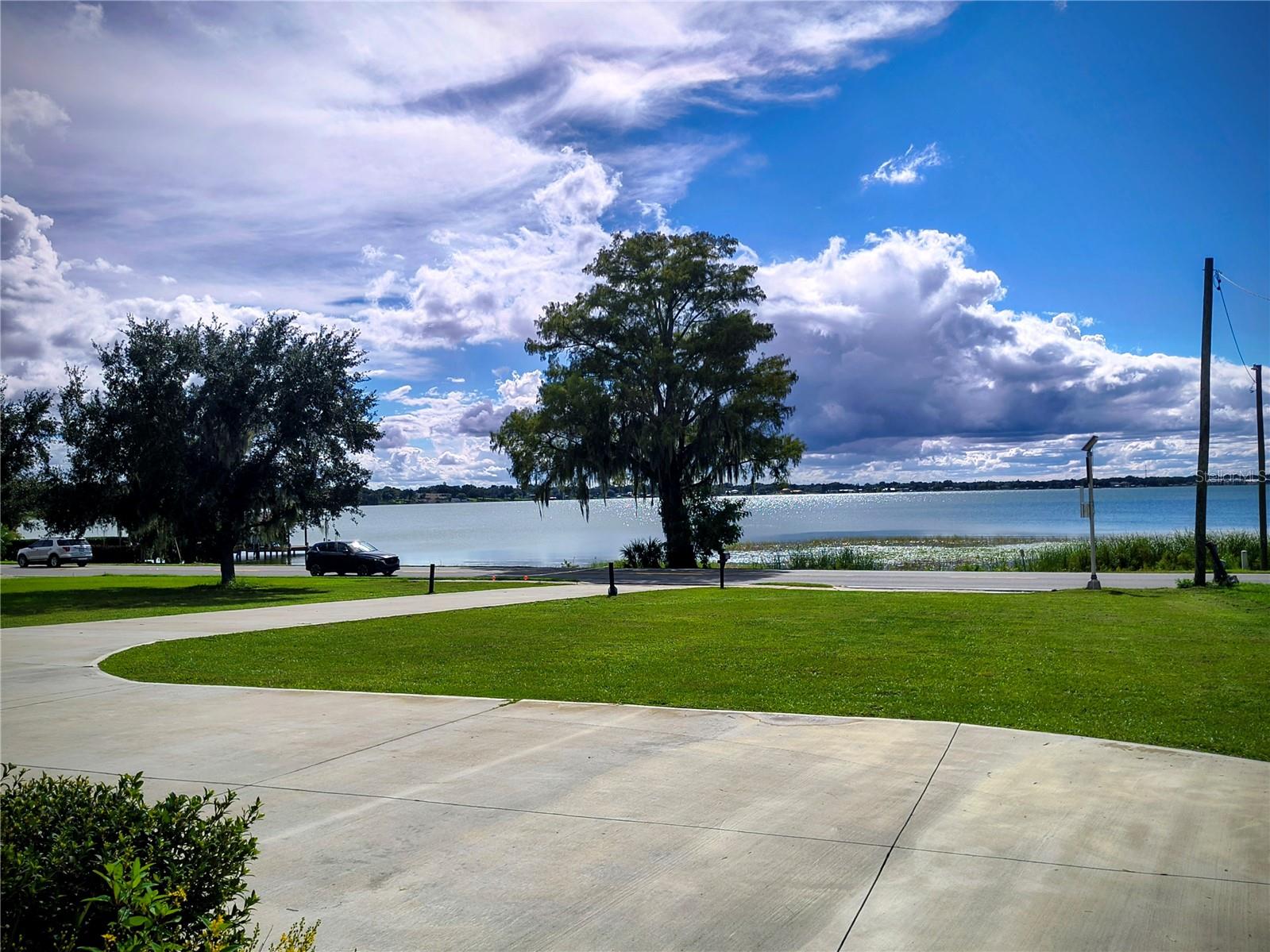 Image 5 of 43 For 1070 Lake Ariana Boulevard