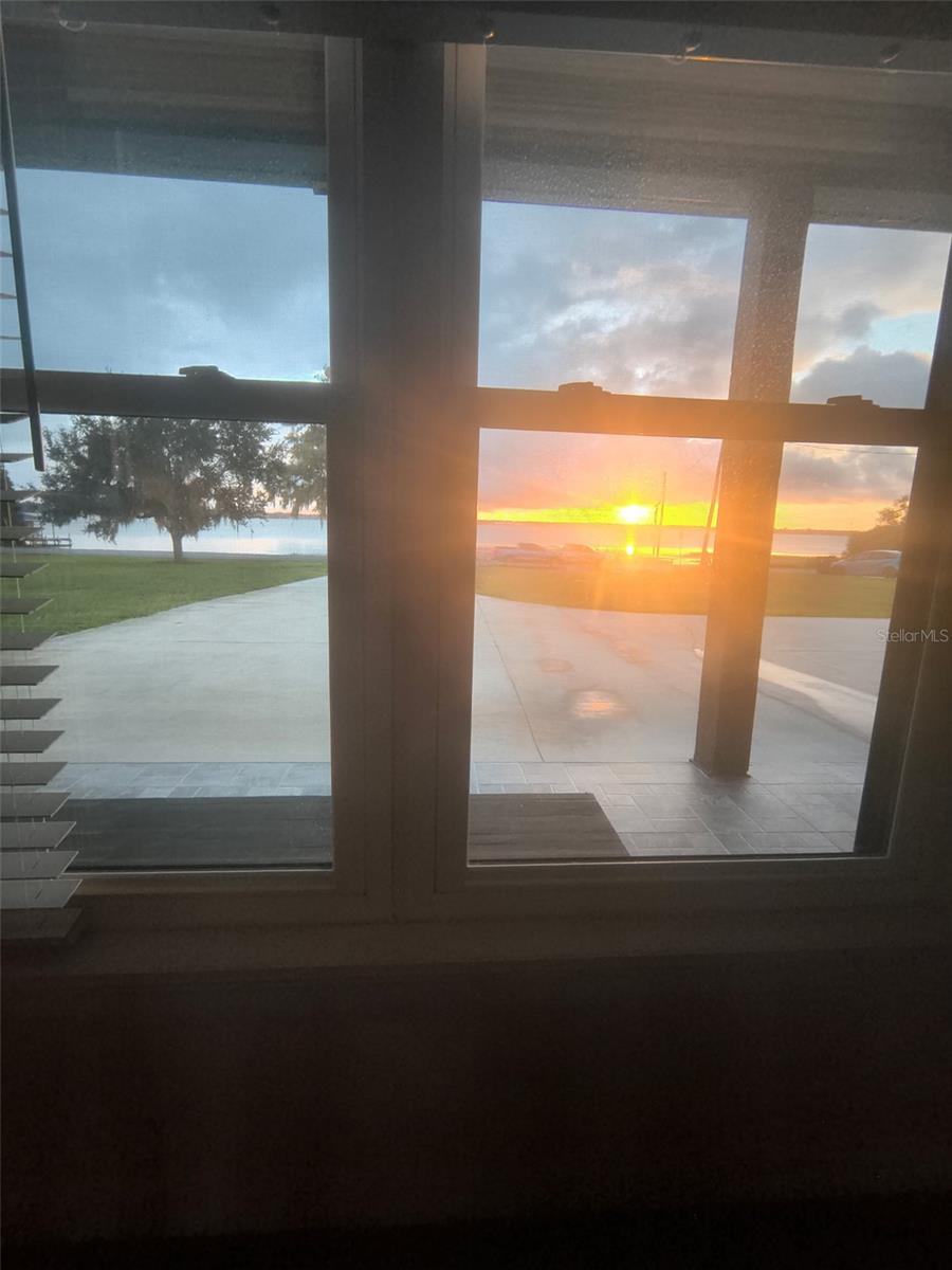 Image 7 of 43 For 1070 Lake Ariana Boulevard