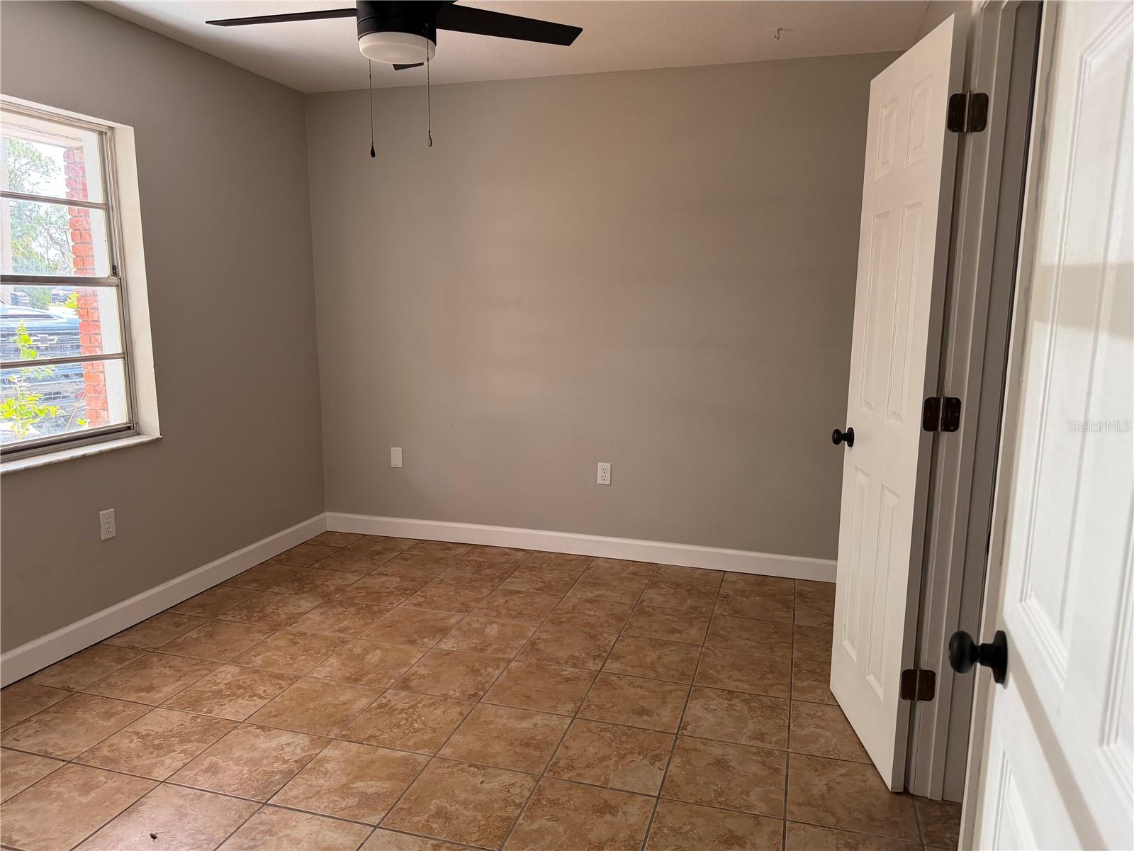 Image 6 of 14 For 415 Tangerine Court