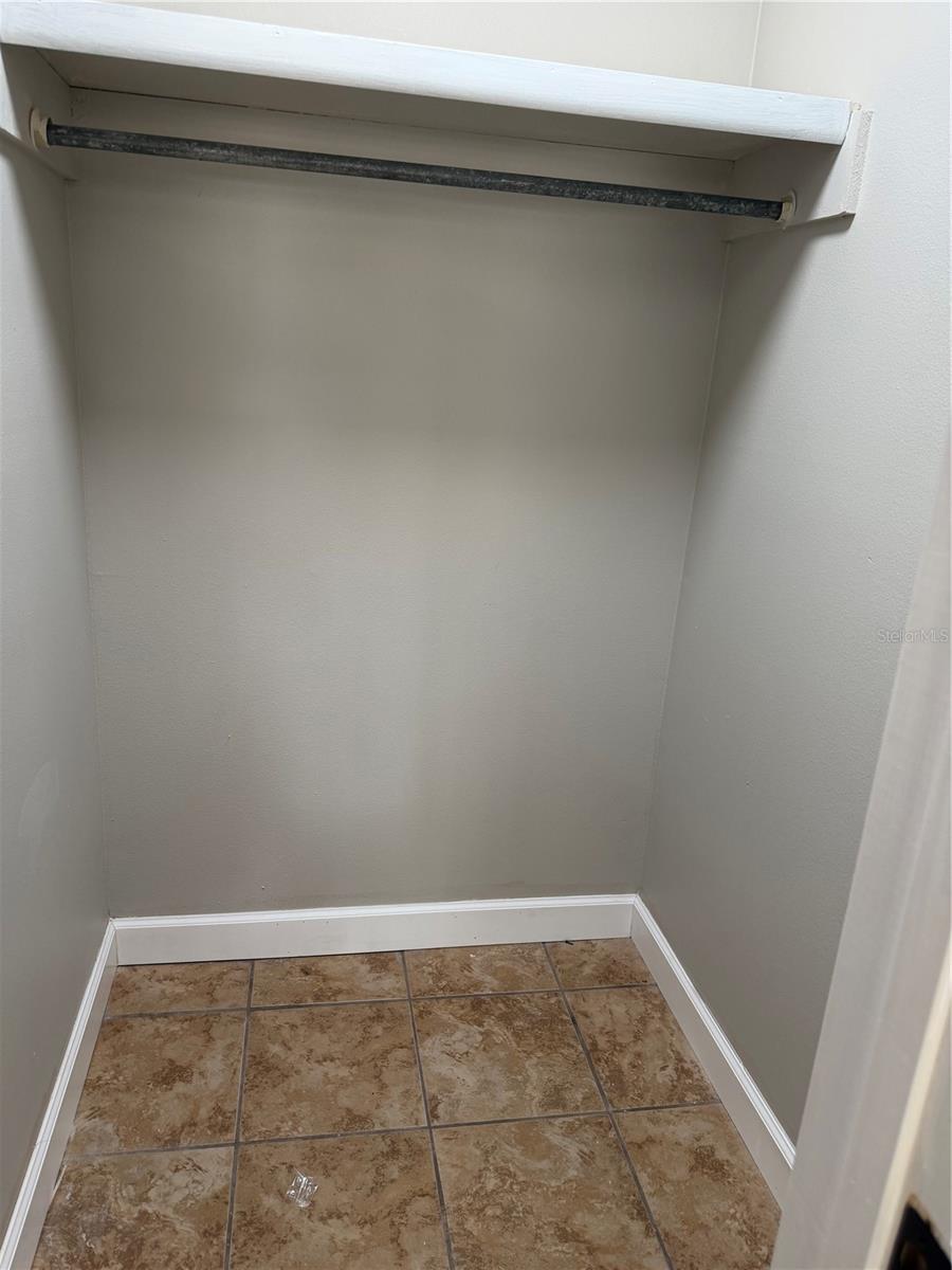 Image 7 of 14 For 415 Tangerine Court