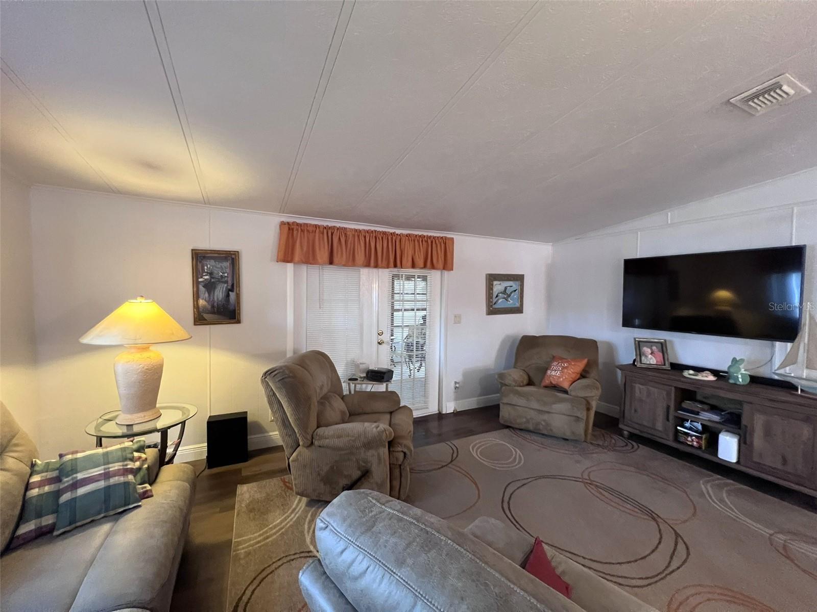 Image 19 of 41 For 2055 Floral Avenue 296