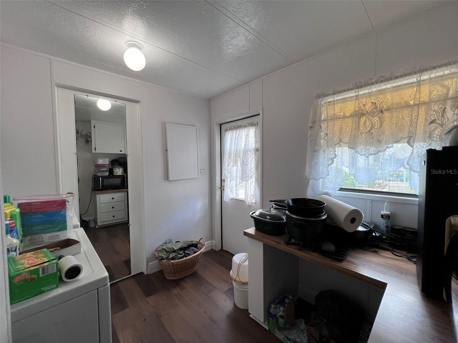 Image 40 of 41 For 2055 Floral Avenue 296