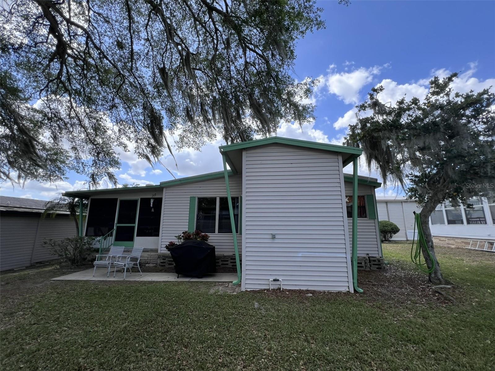 Image 5 of 41 For 2055 Floral Avenue 296