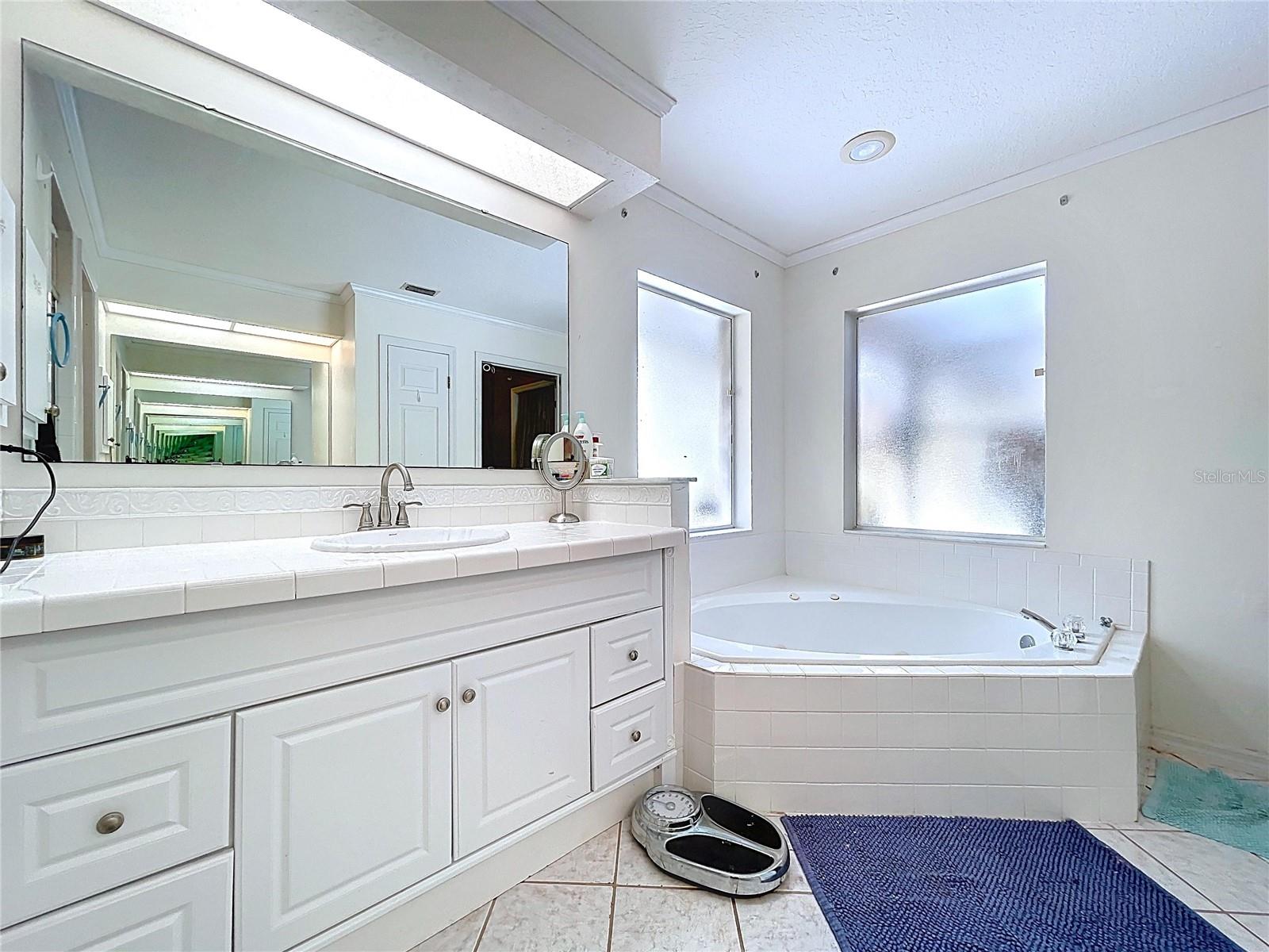 Image 11 of 26 For 8402 Southwood Pines Street