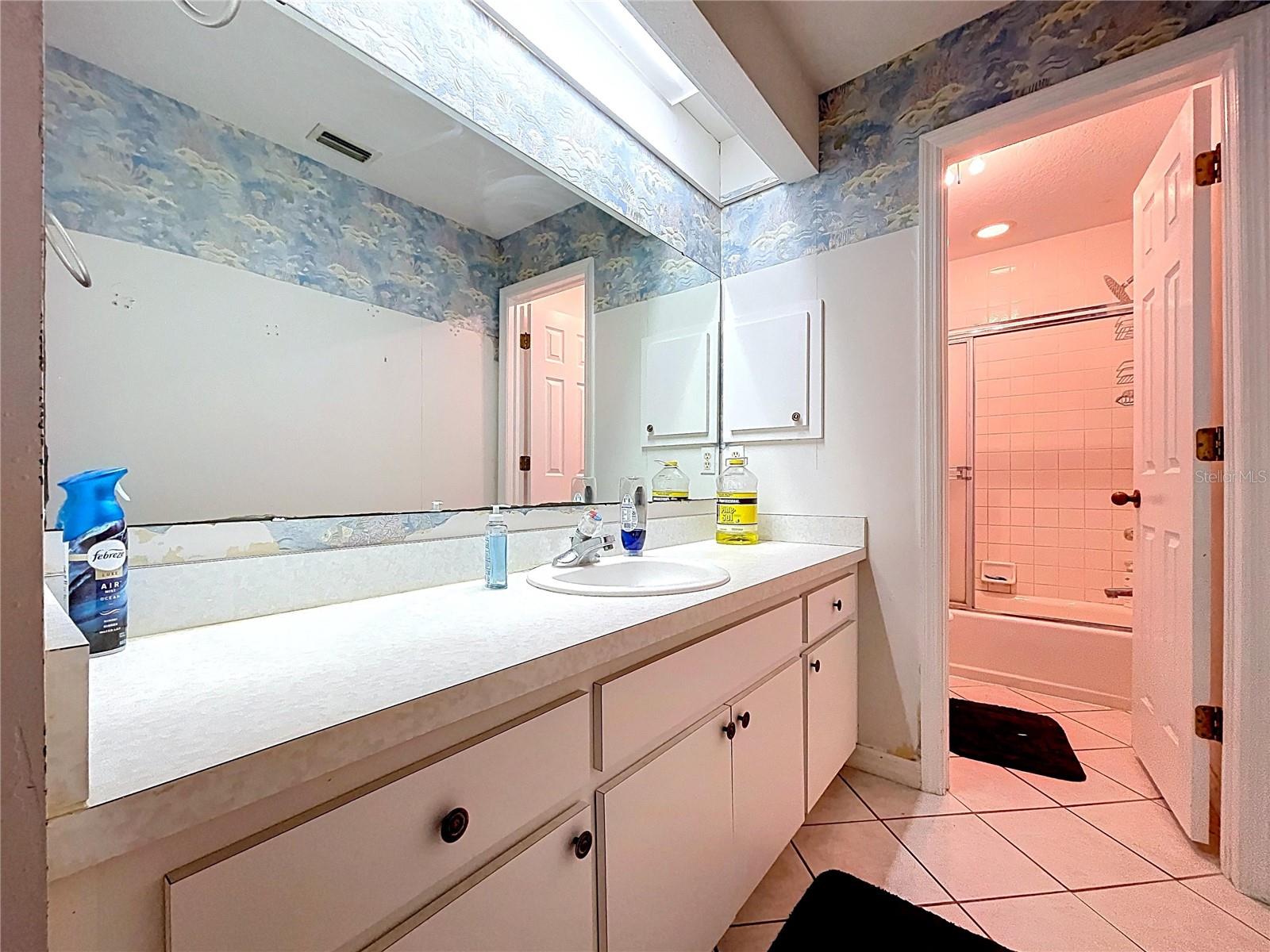 Image 16 of 26 For 8402 Southwood Pines Street