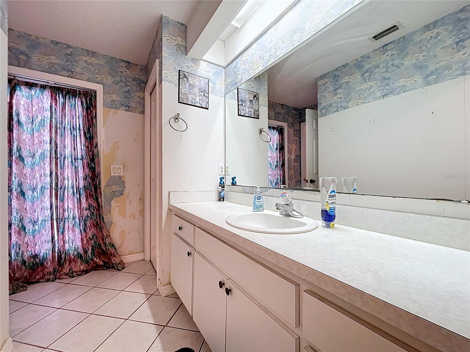 Image 18 of 26 For 8402 Southwood Pines Street