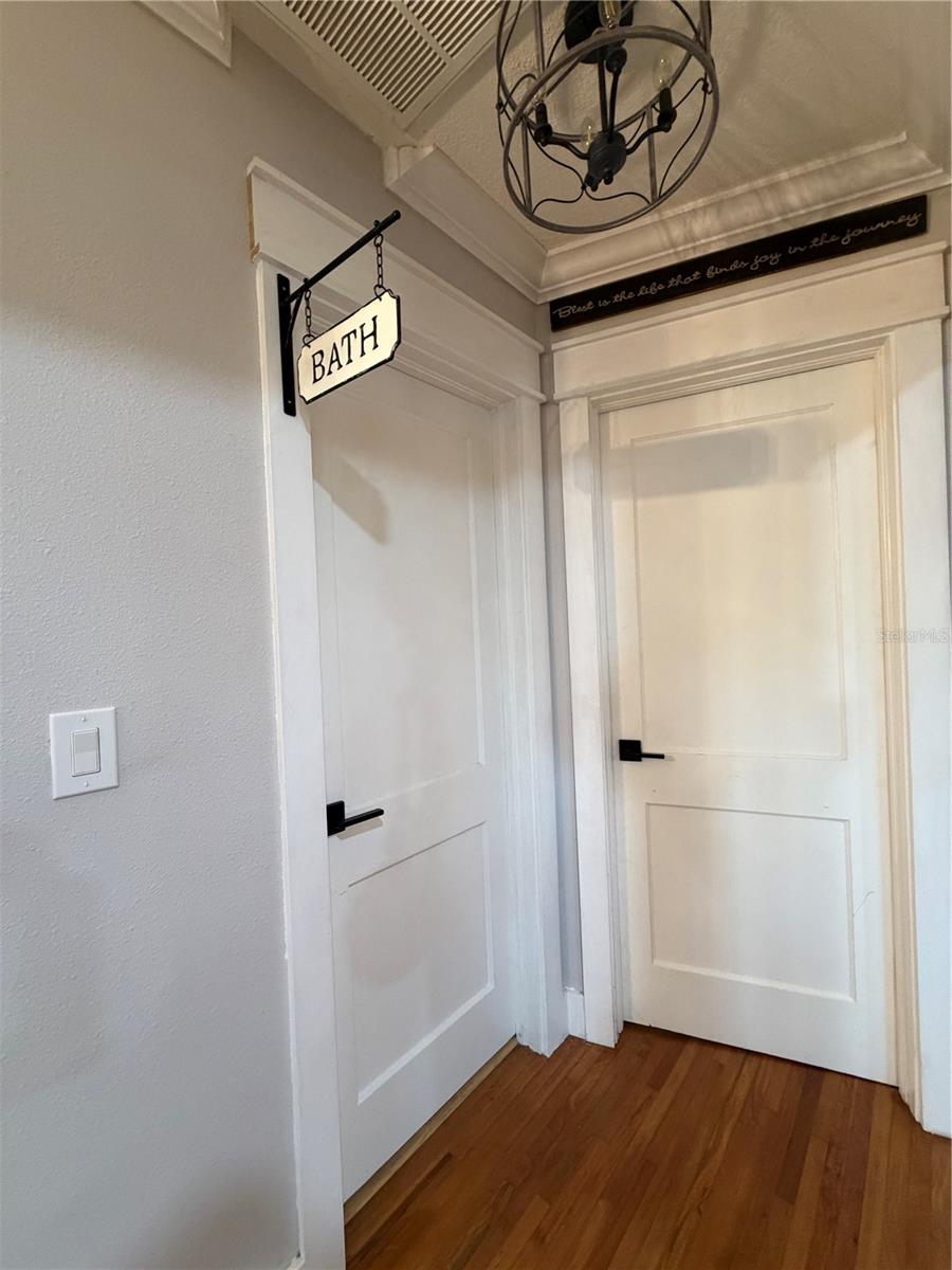 Image 11 of 39 For 1570 Imperial Avenue