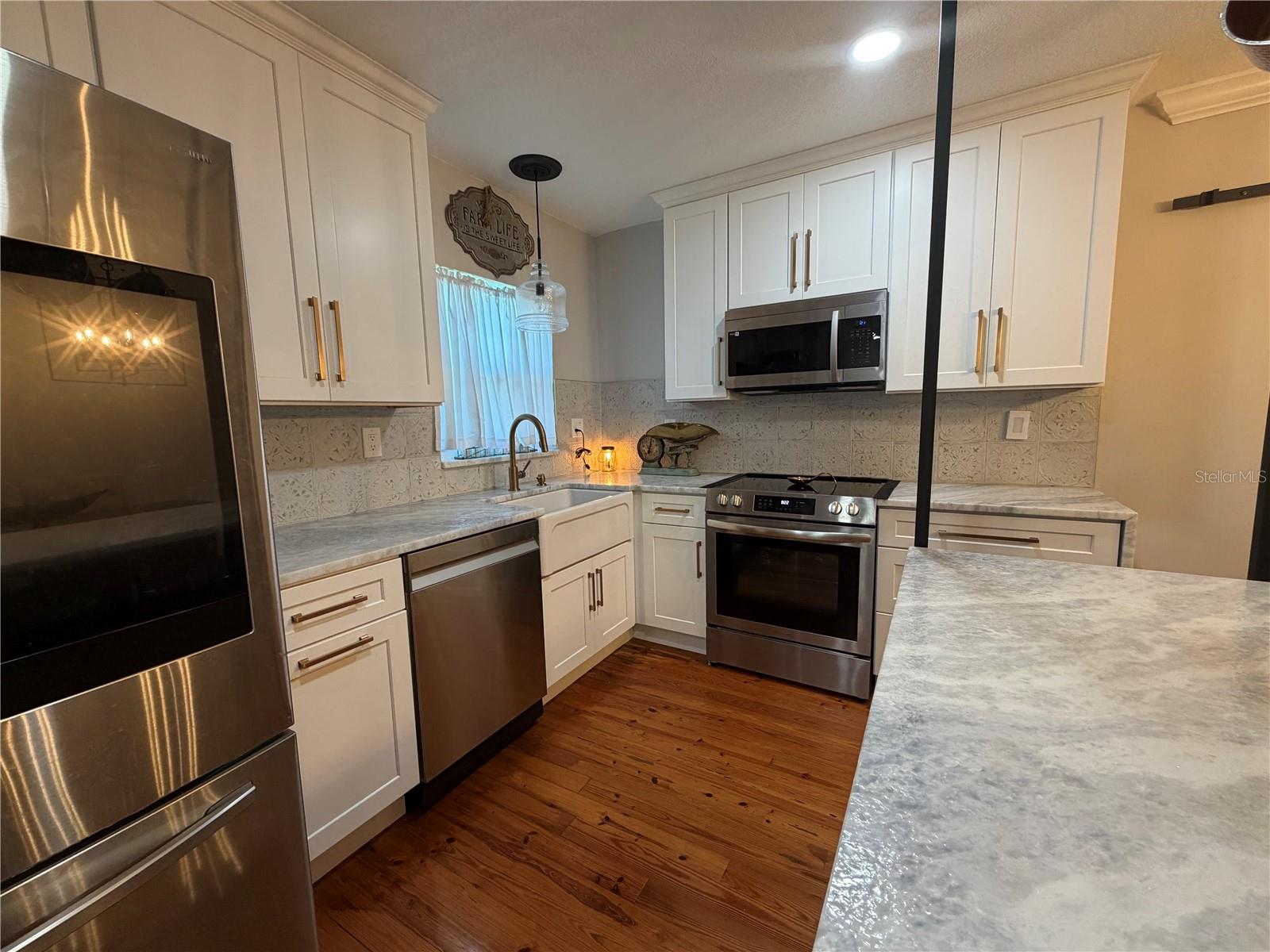 Image 14 of 39 For 1570 Imperial Avenue