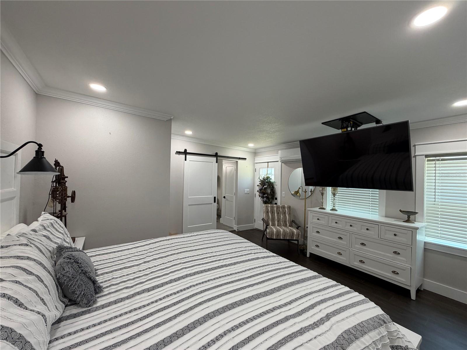 Image 32 of 39 For 1570 Imperial Avenue