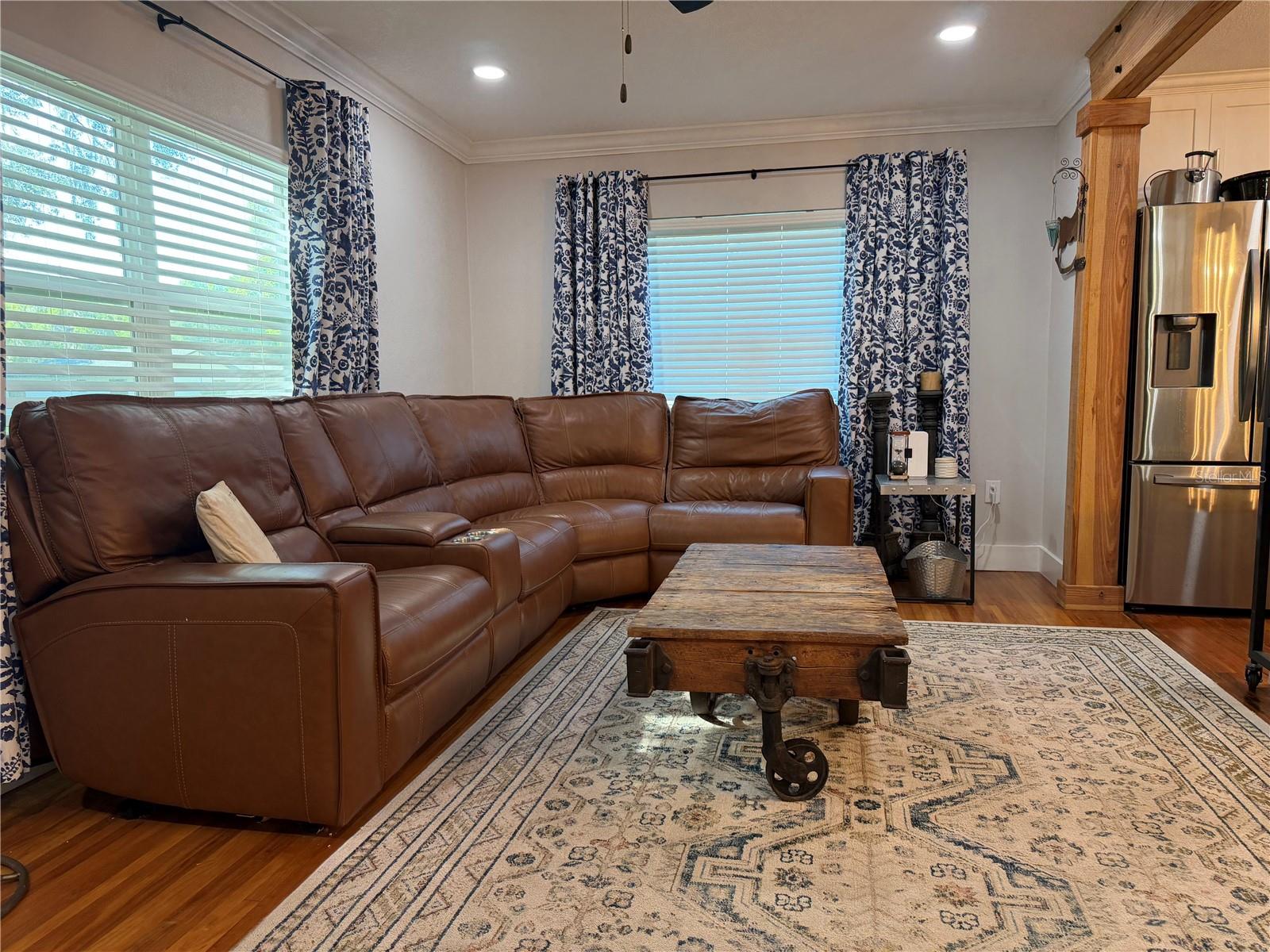 Image 8 of 39 For 1570 Imperial Avenue