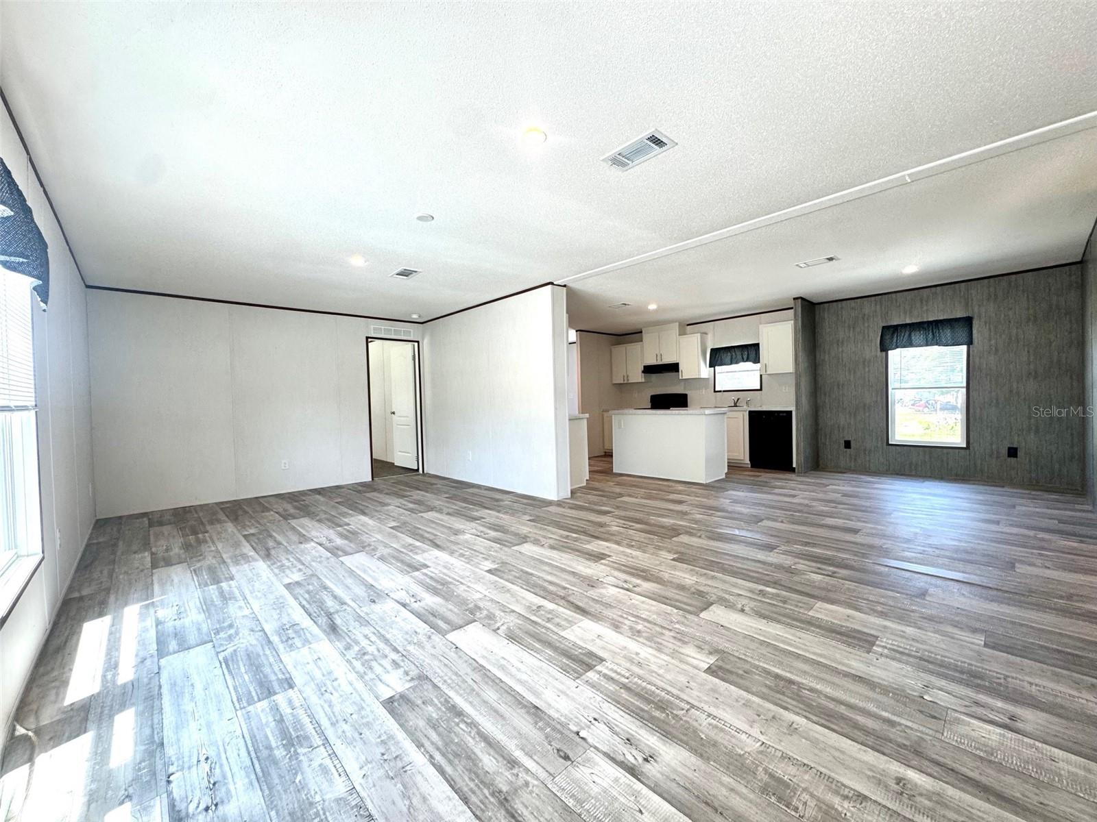 Image 3 of 25 For 389 Waterview Drive