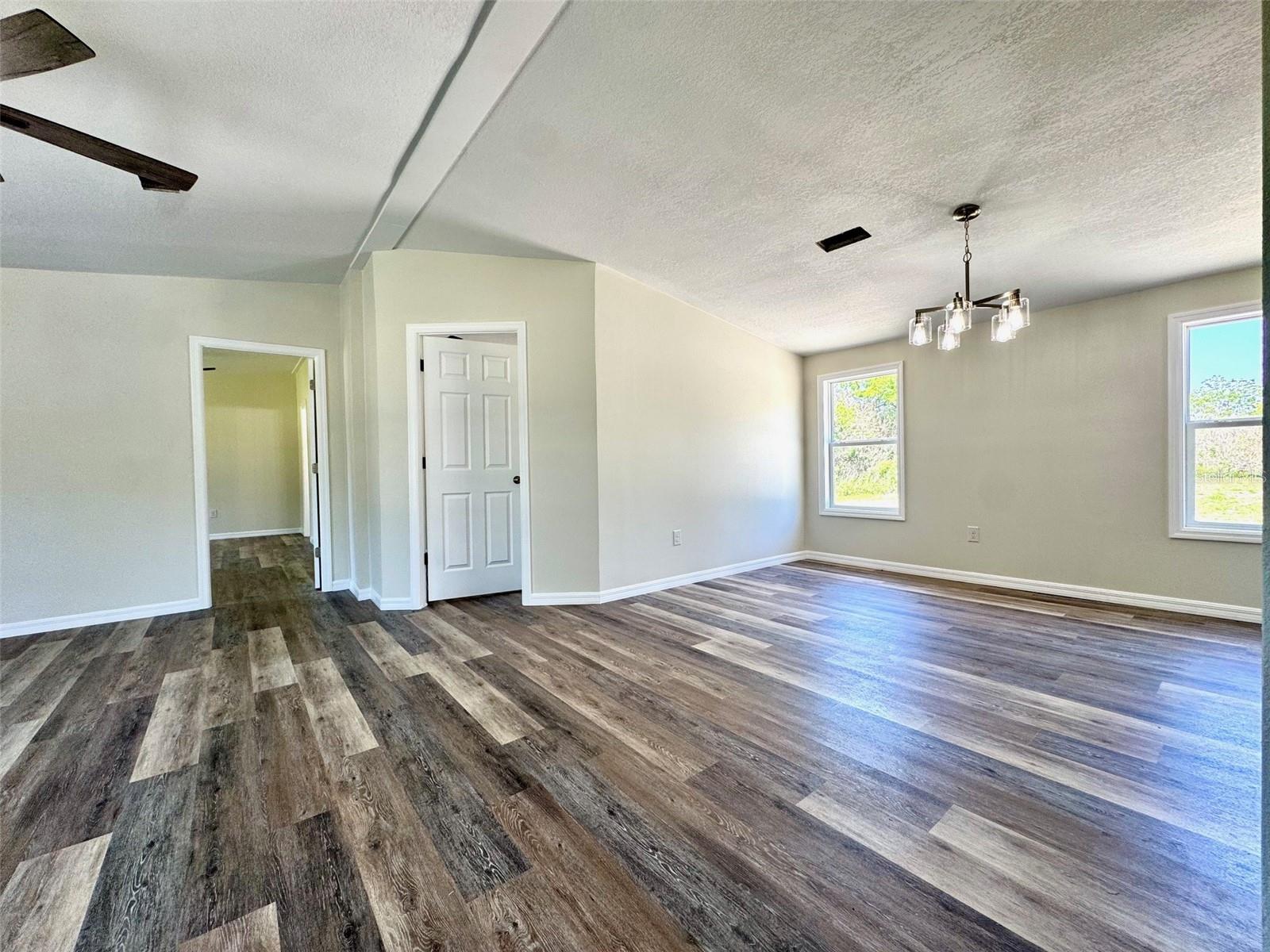 Image 10 of 35 For 4220 Old Dixie Highway