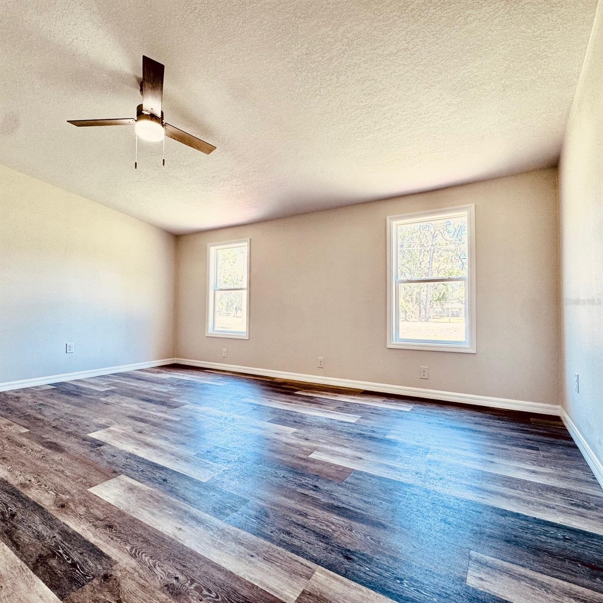 Image 12 of 35 For 4220 Old Dixie Highway