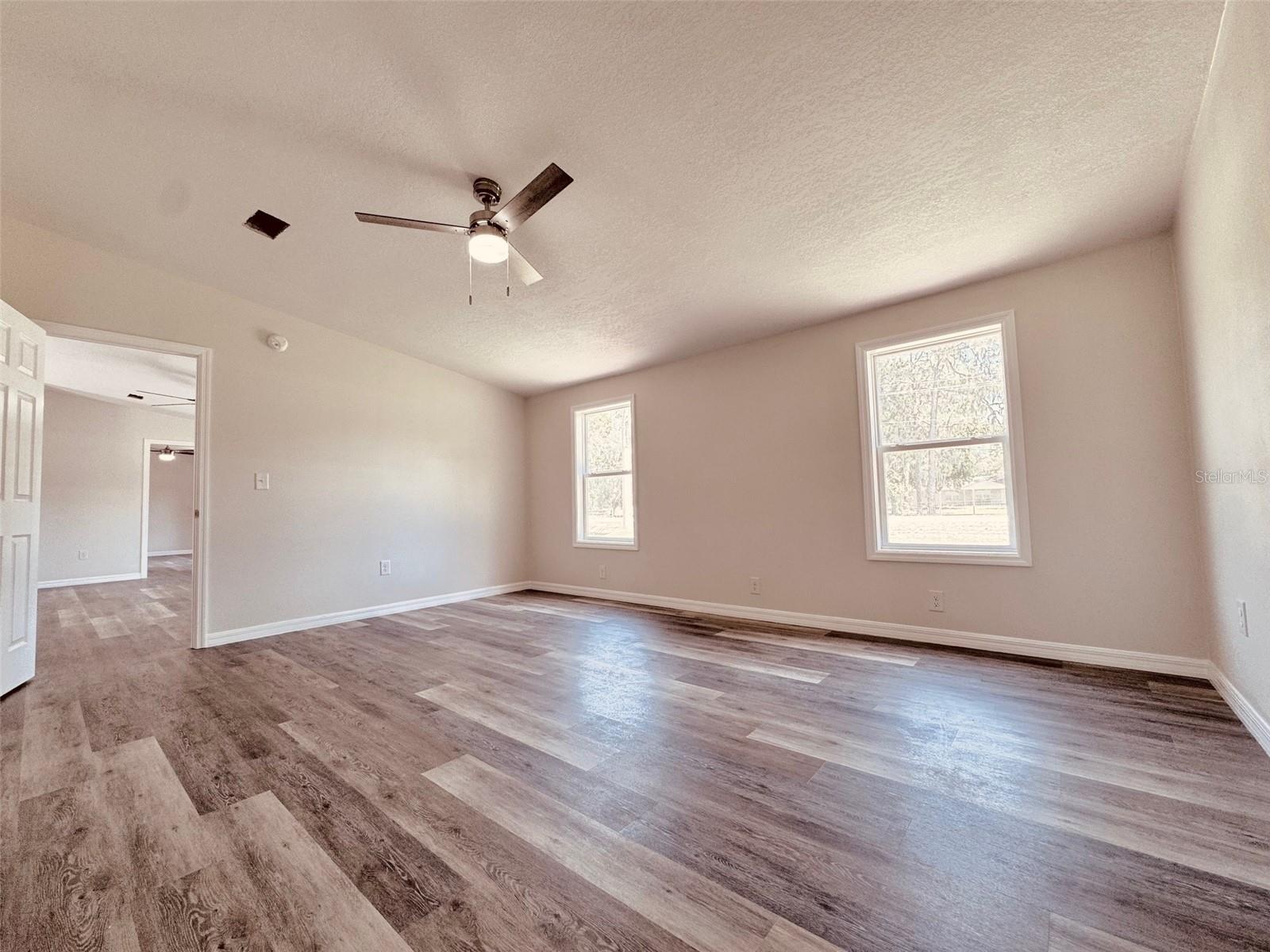 Image 15 of 35 For 4220 Old Dixie Highway