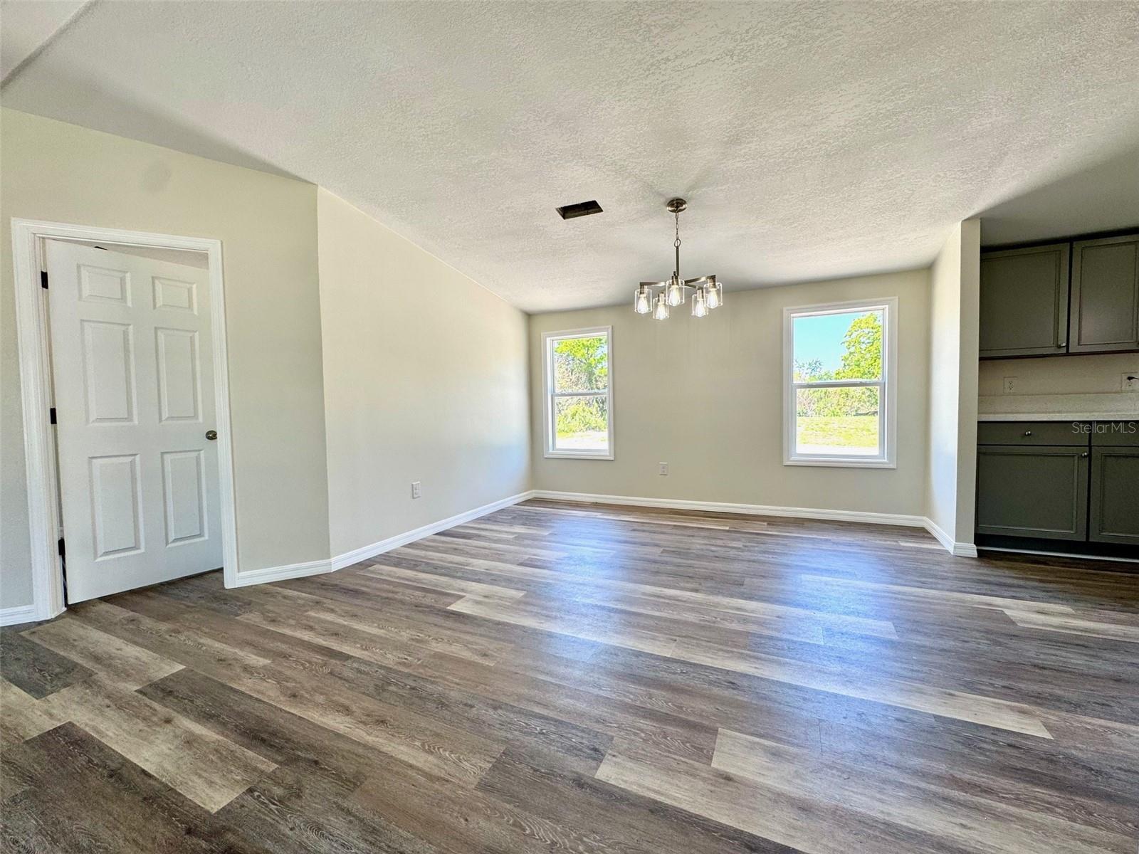 Image 16 of 35 For 4220 Old Dixie Highway