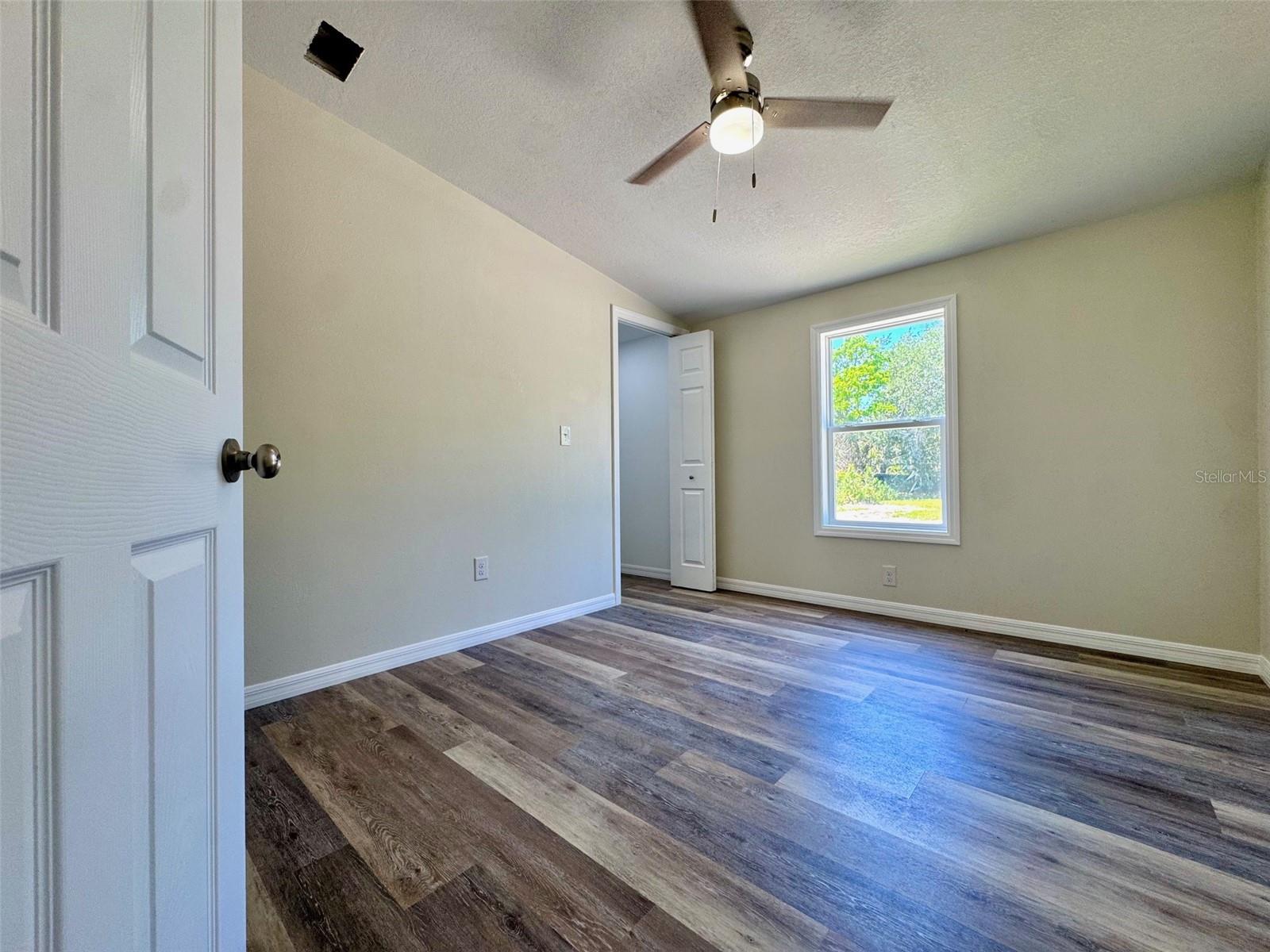 Image 17 of 35 For 4220 Old Dixie Highway