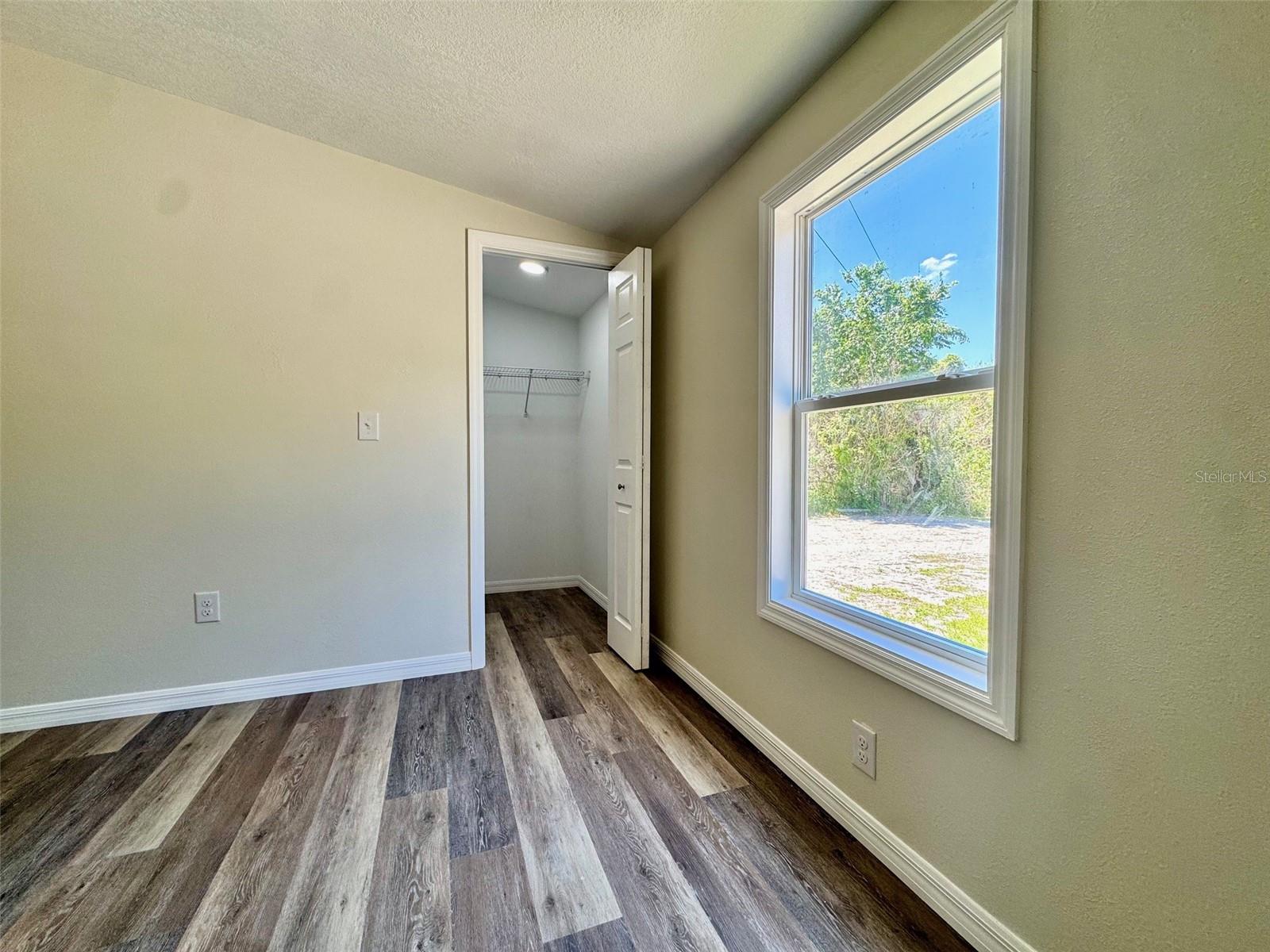 Image 18 of 35 For 4220 Old Dixie Highway