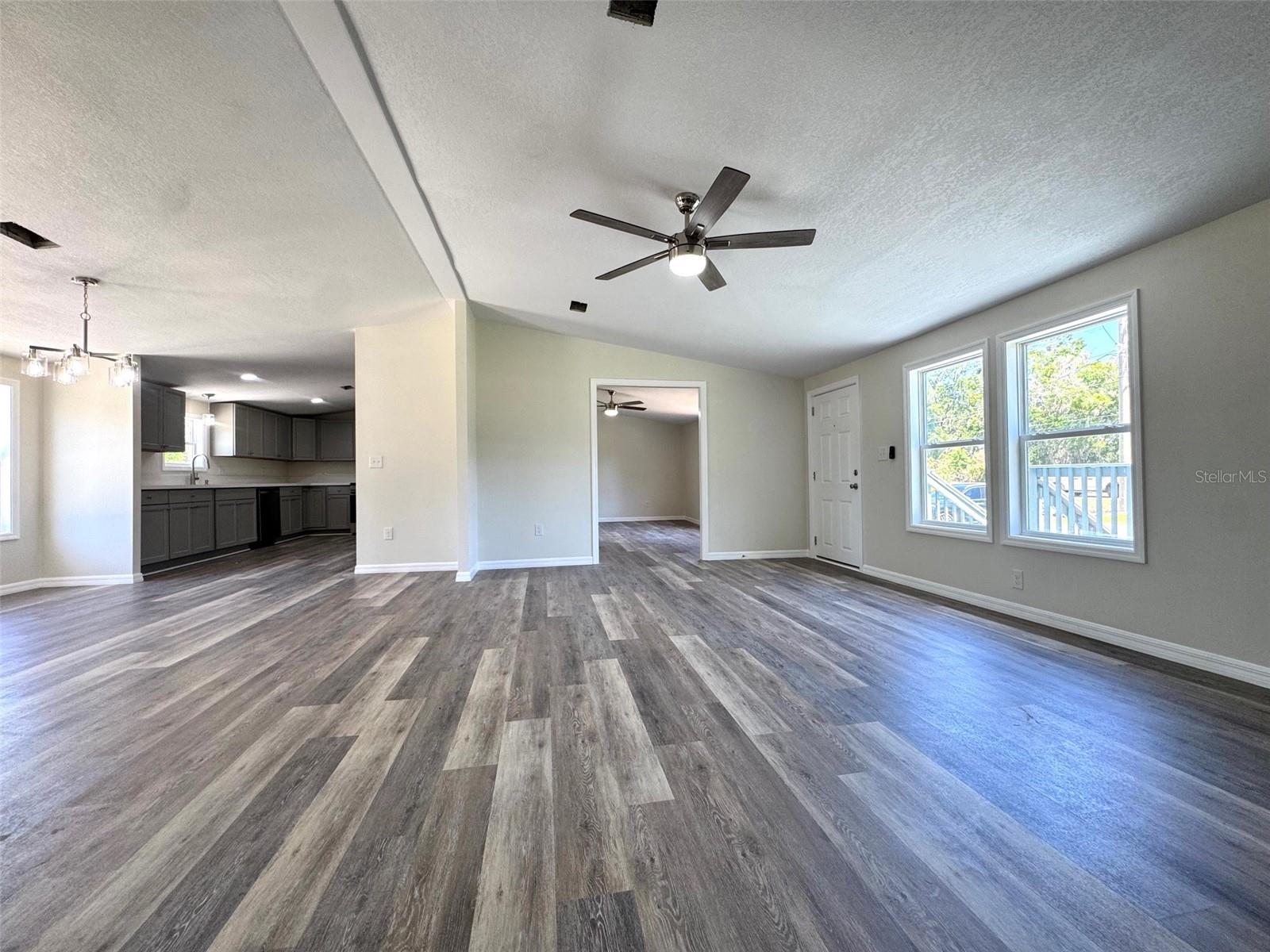 Image 20 of 35 For 4220 Old Dixie Highway