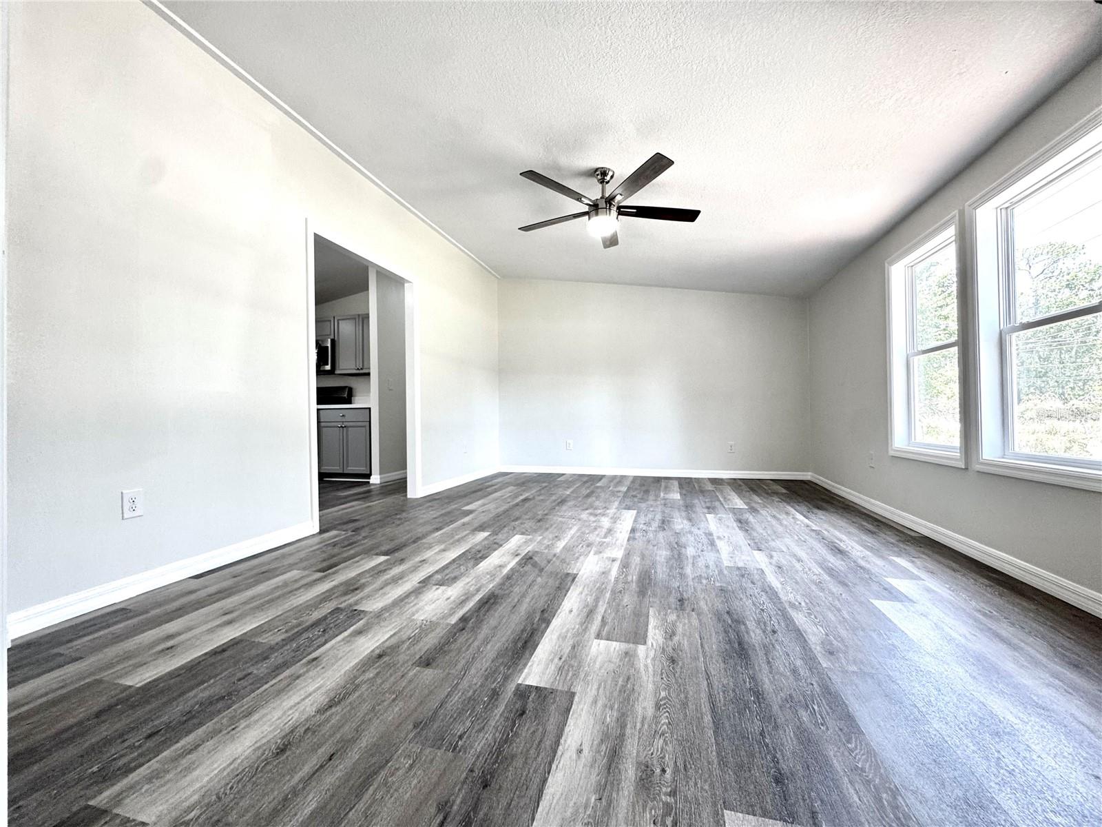 Image 21 of 35 For 4220 Old Dixie Highway