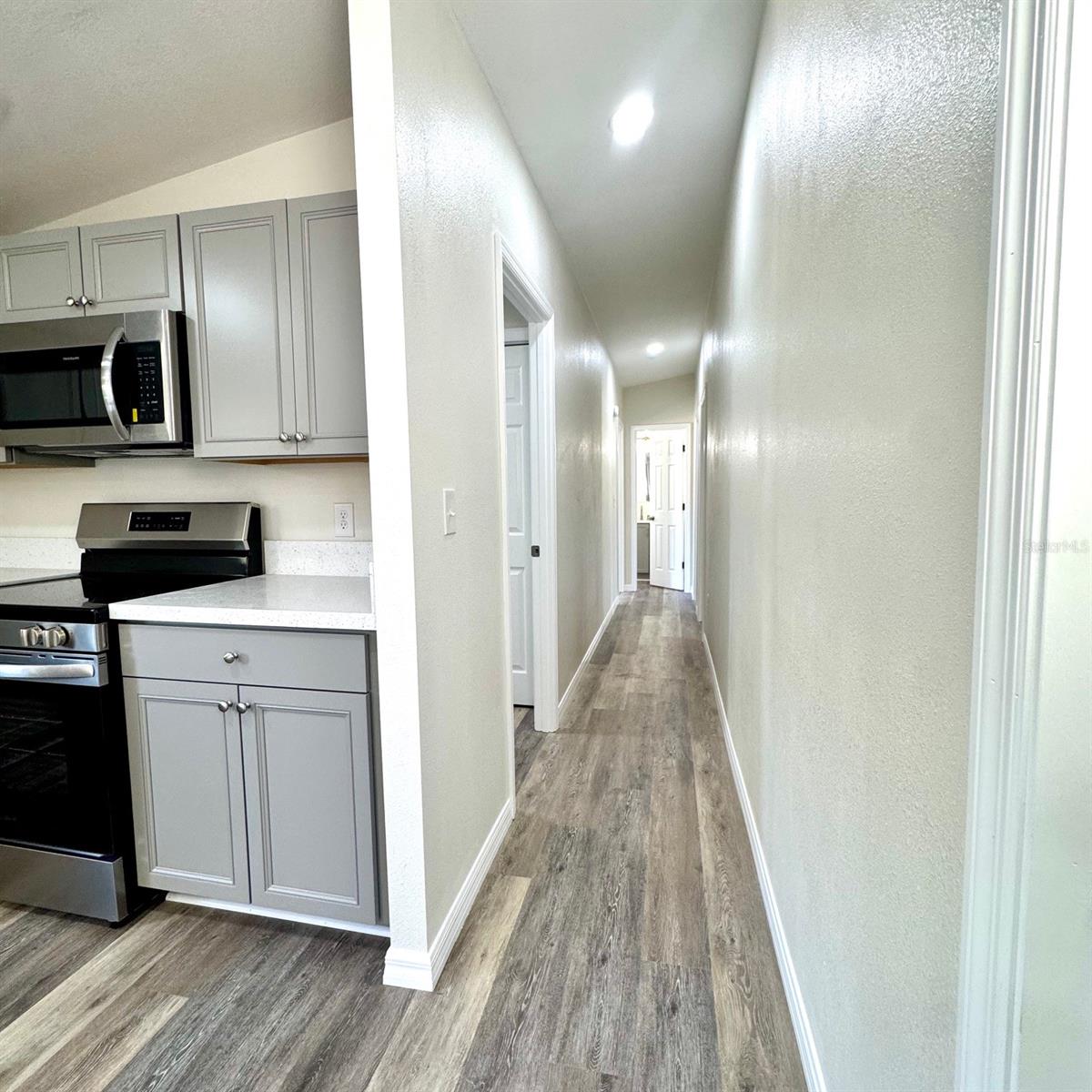 Image 22 of 35 For 4220 Old Dixie Highway