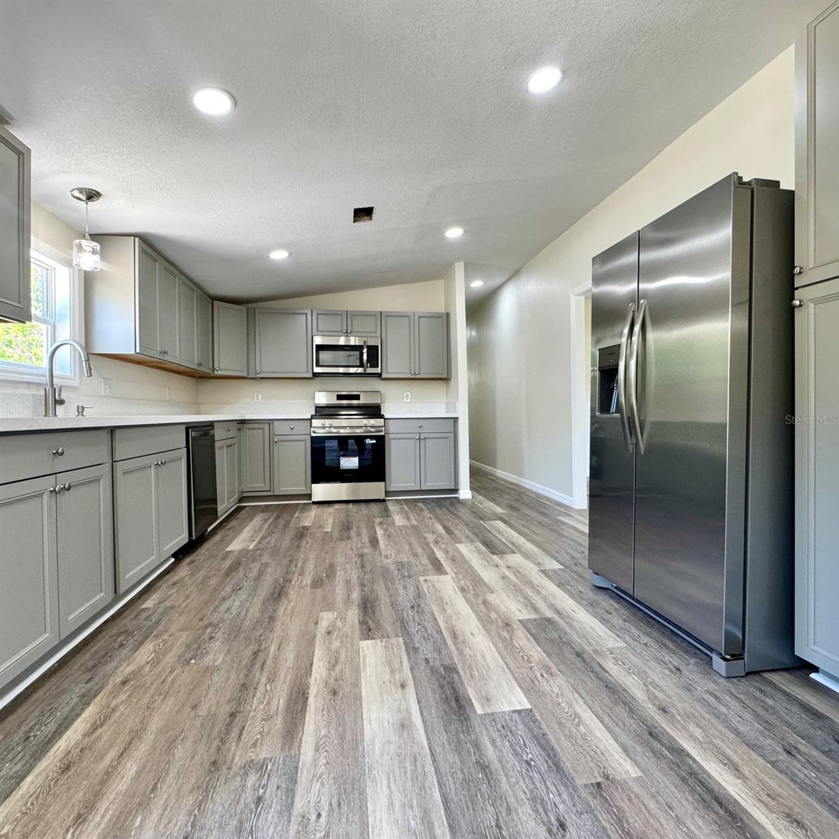 Image 7 of 35 For 4220 Old Dixie Highway