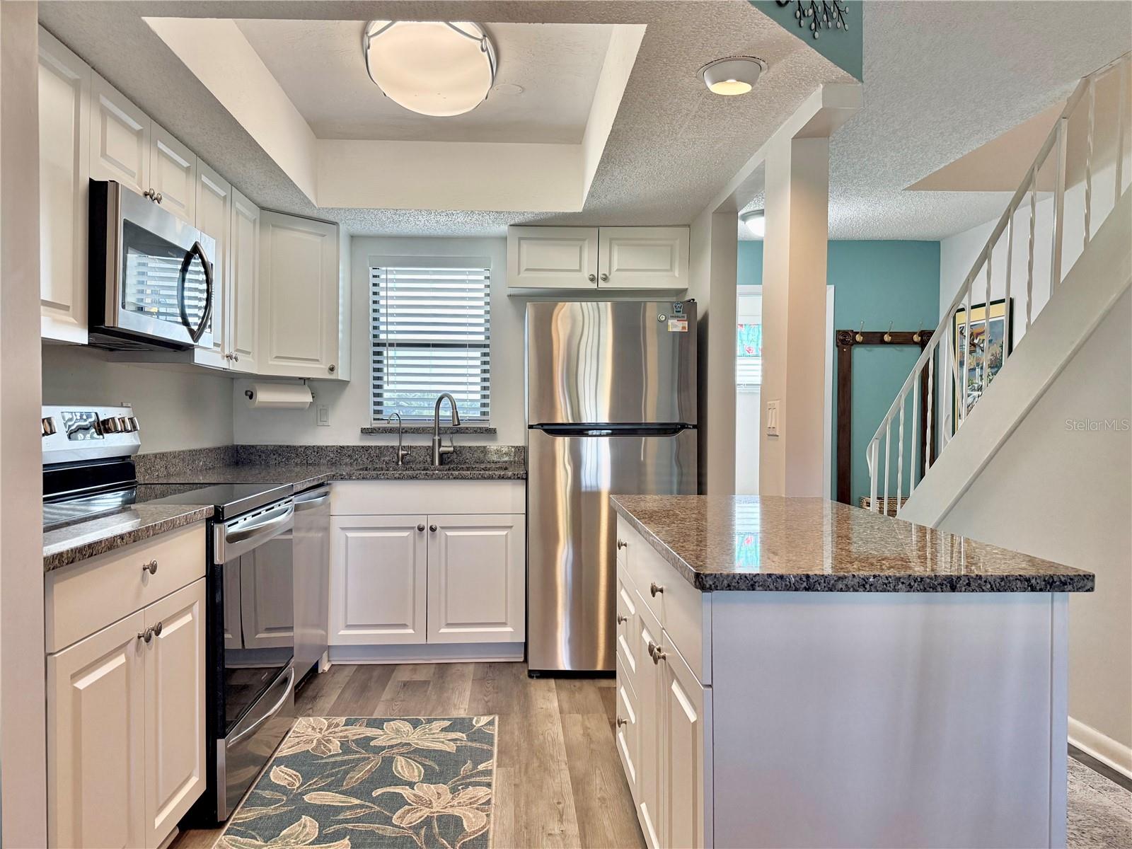 Image 11 of 38 For 3635 Edgewater Drive 3635