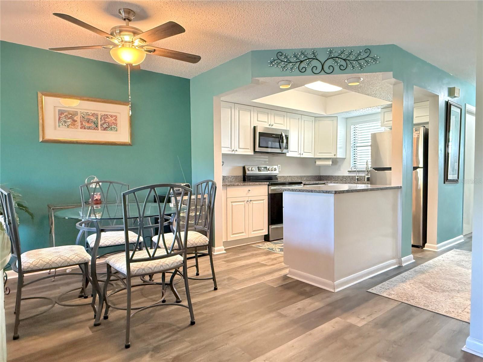 Image 20 of 38 For 3635 Edgewater Drive 3635