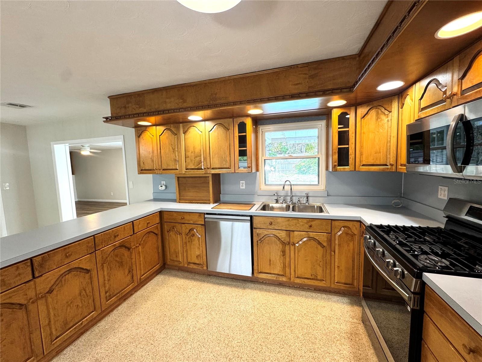 Image 7 of 29 For 1358 Byron Drive