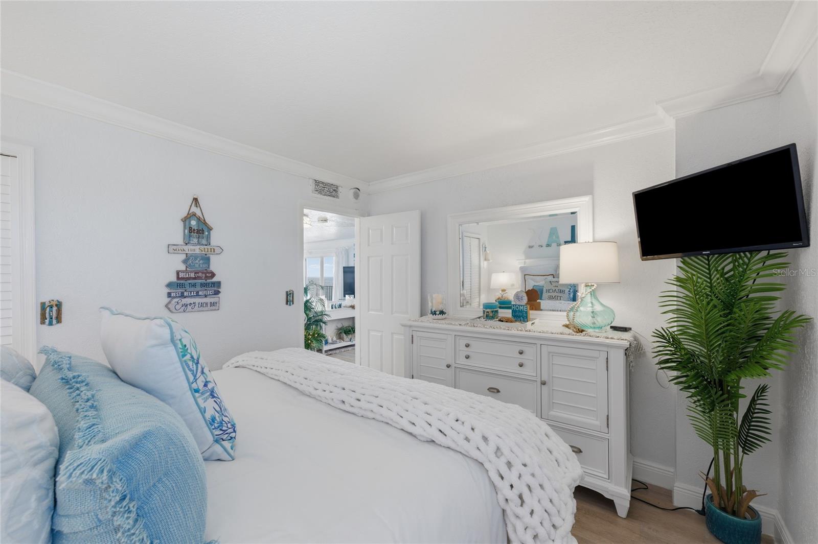 Image 17 of 47 For 6940 Ocean Drive 816a