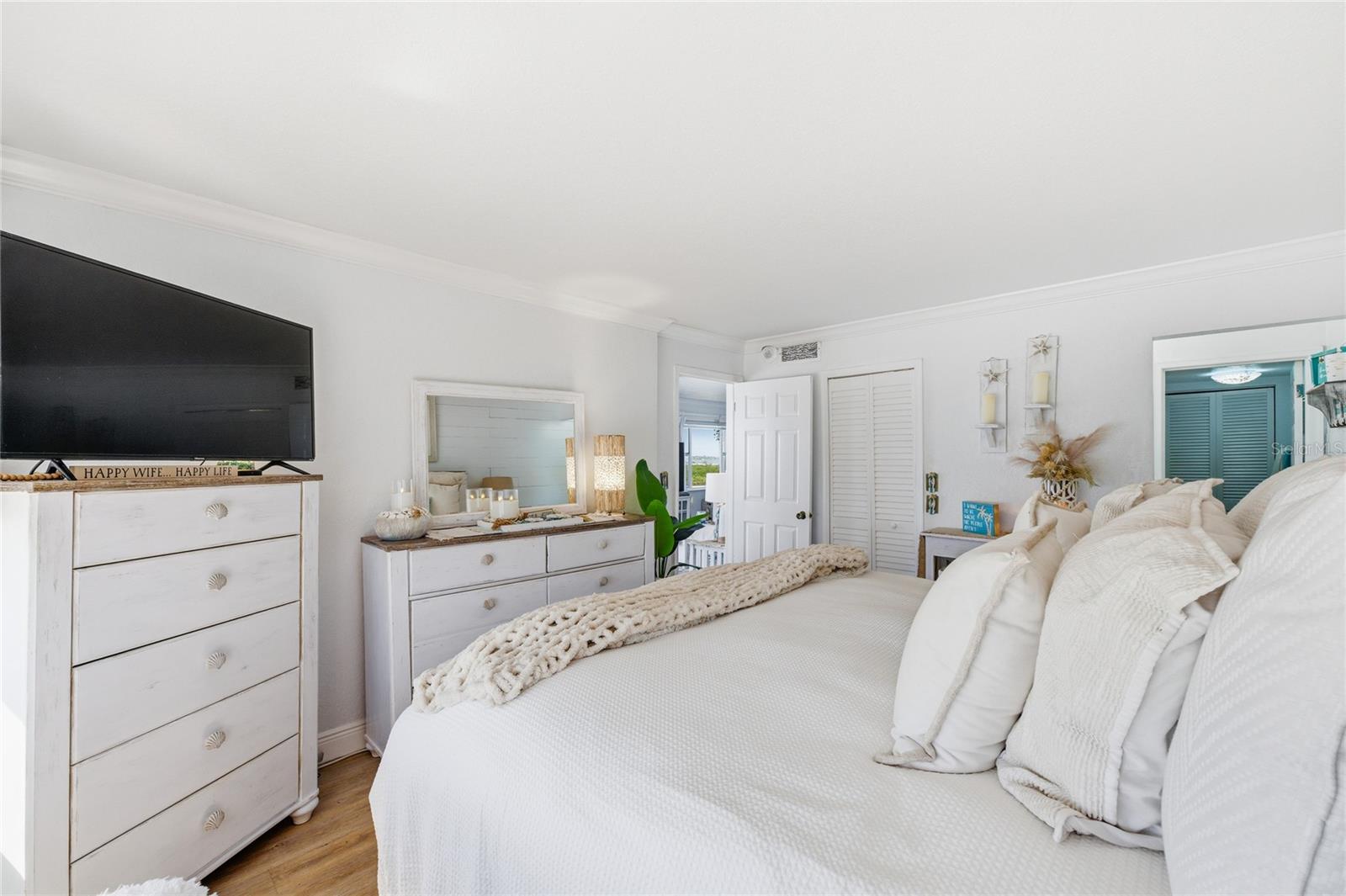 Image 26 of 47 For 6940 Ocean Drive 816a