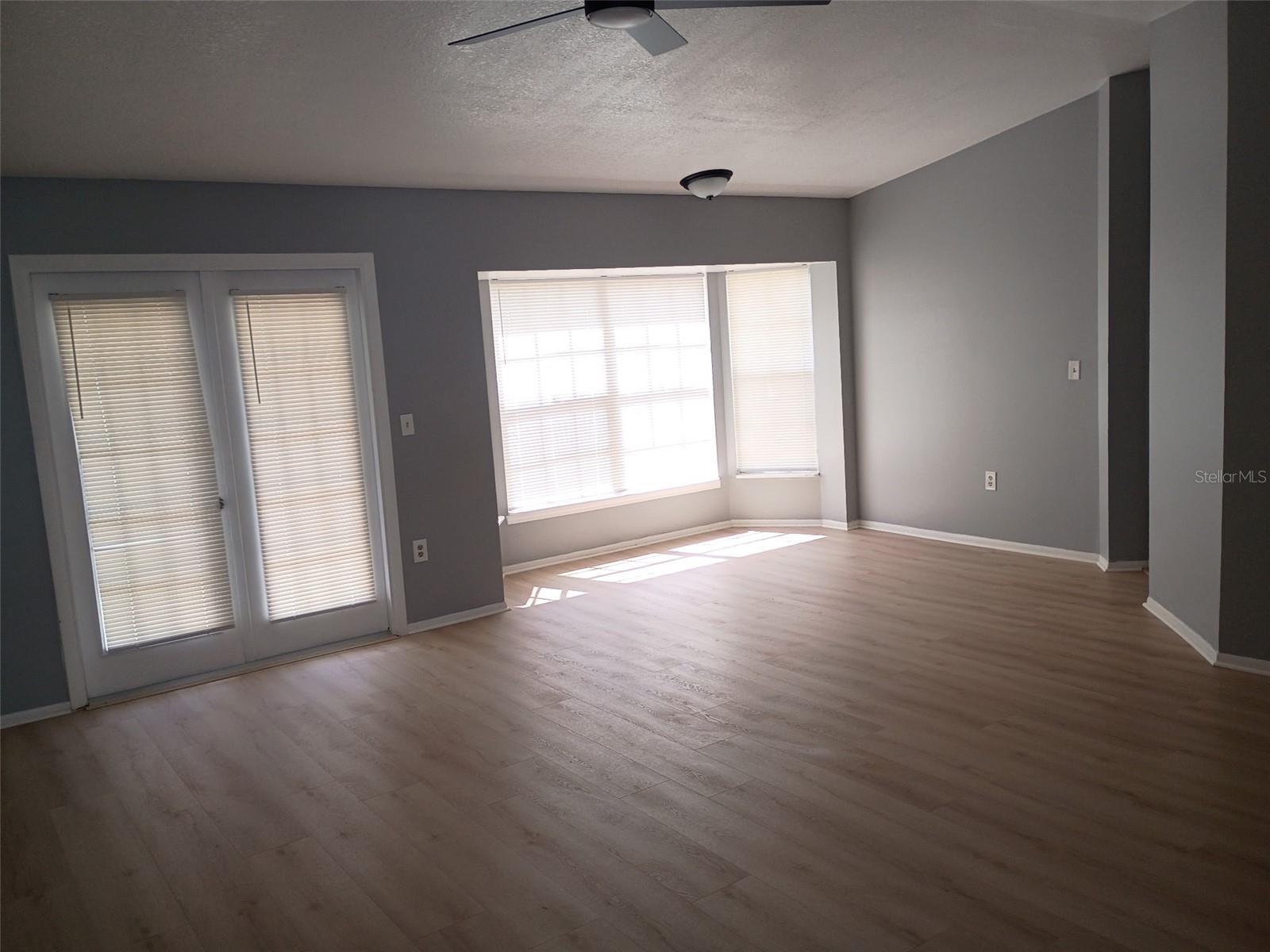 Image 4 of 22 For 1359 Primrose Court